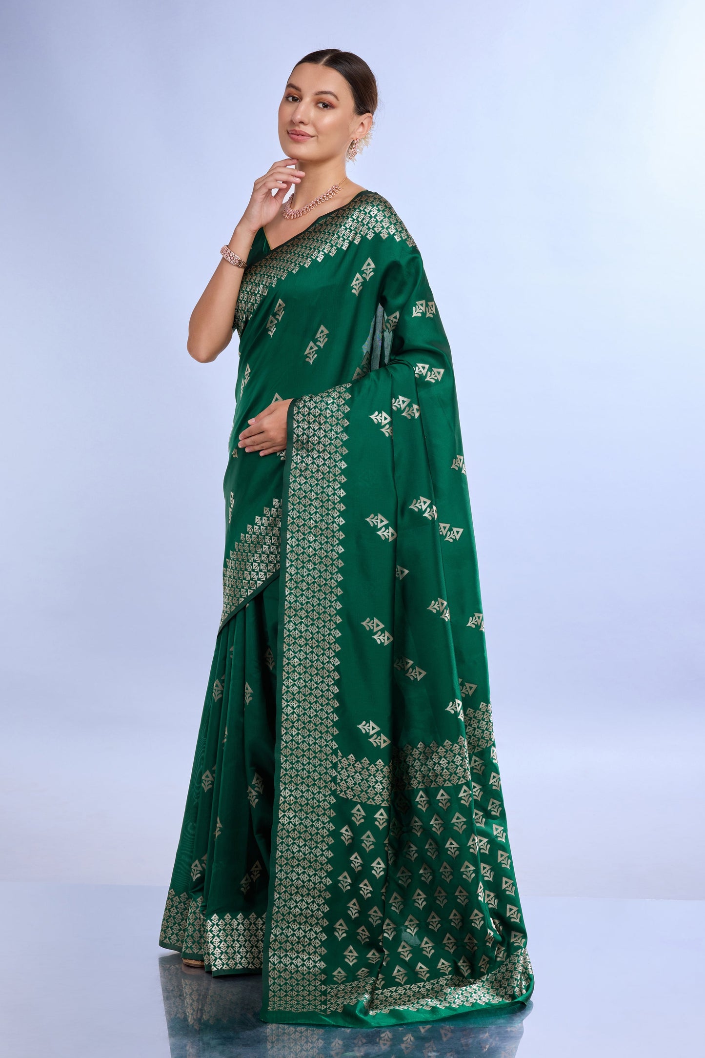 Green Woven Silk Saree-ZB132180_3