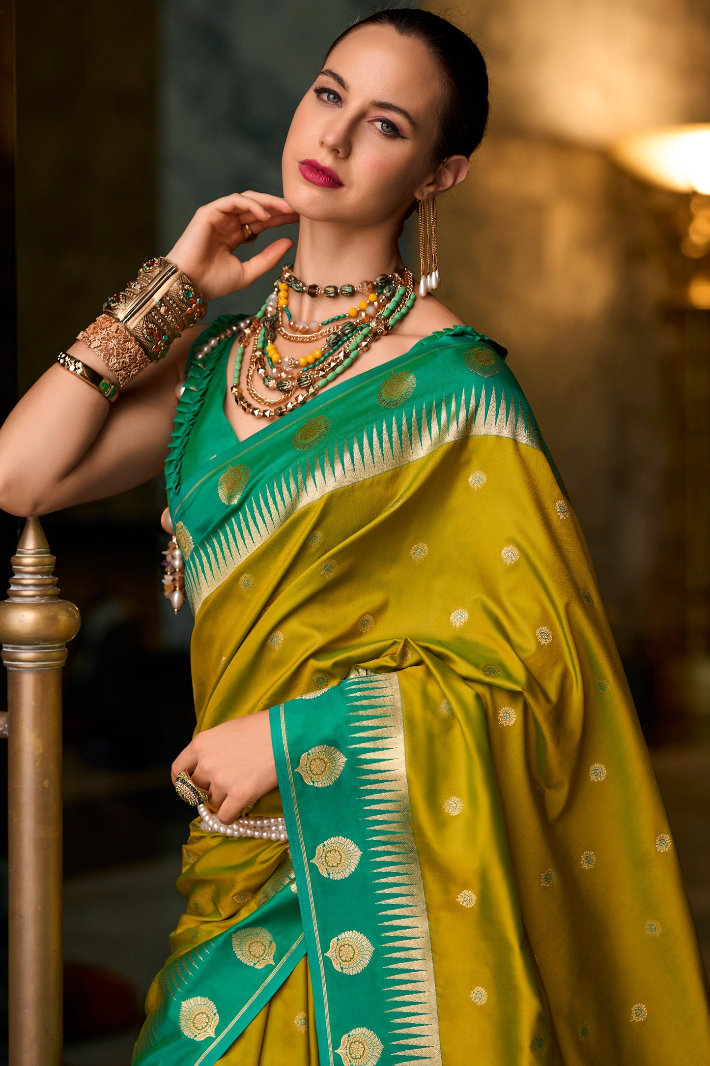 Green Woven Silk Saree-ZB134688_4_SareeButa.com
