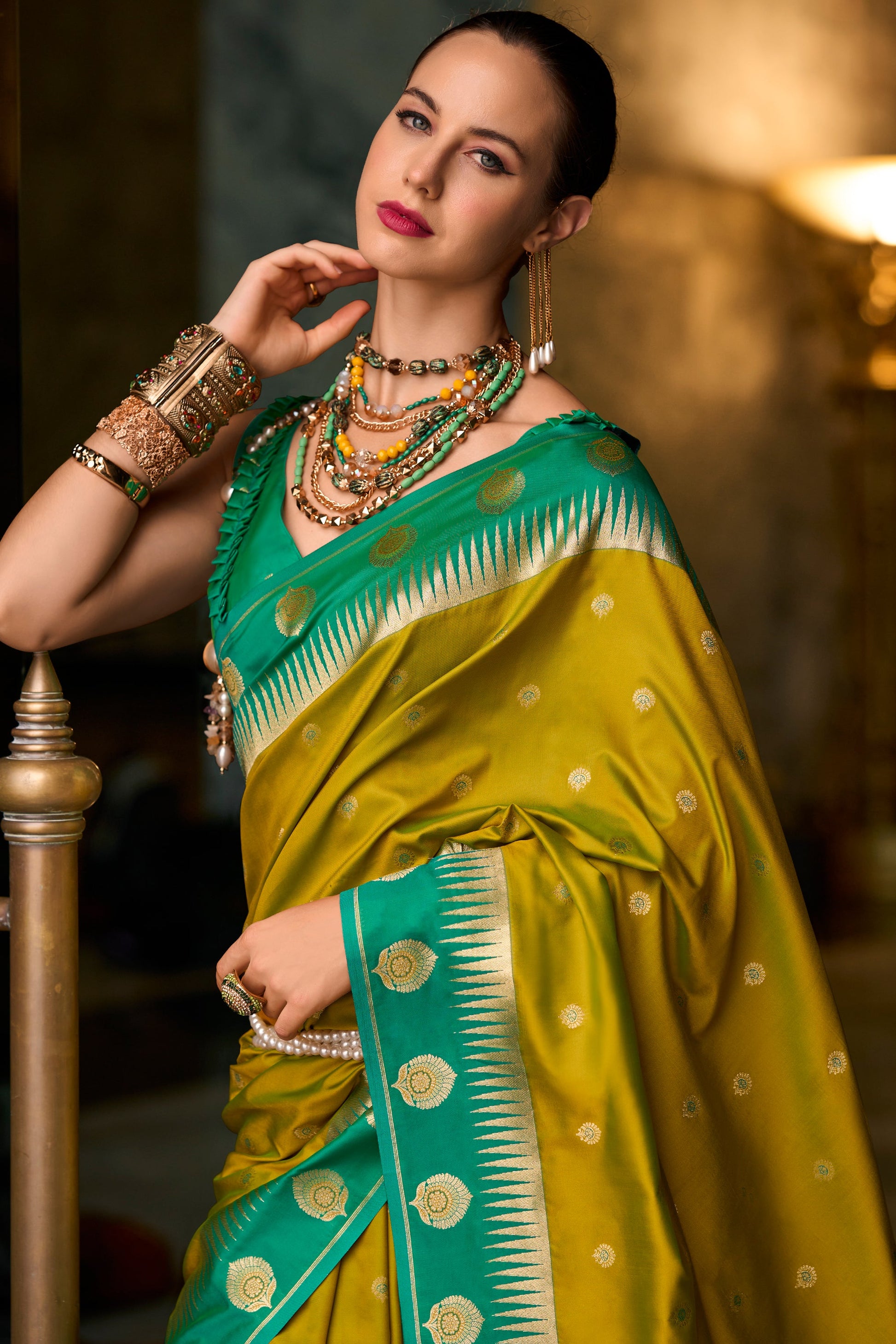 Green Woven Silk Saree-ZB134688_4_SareeButa.com