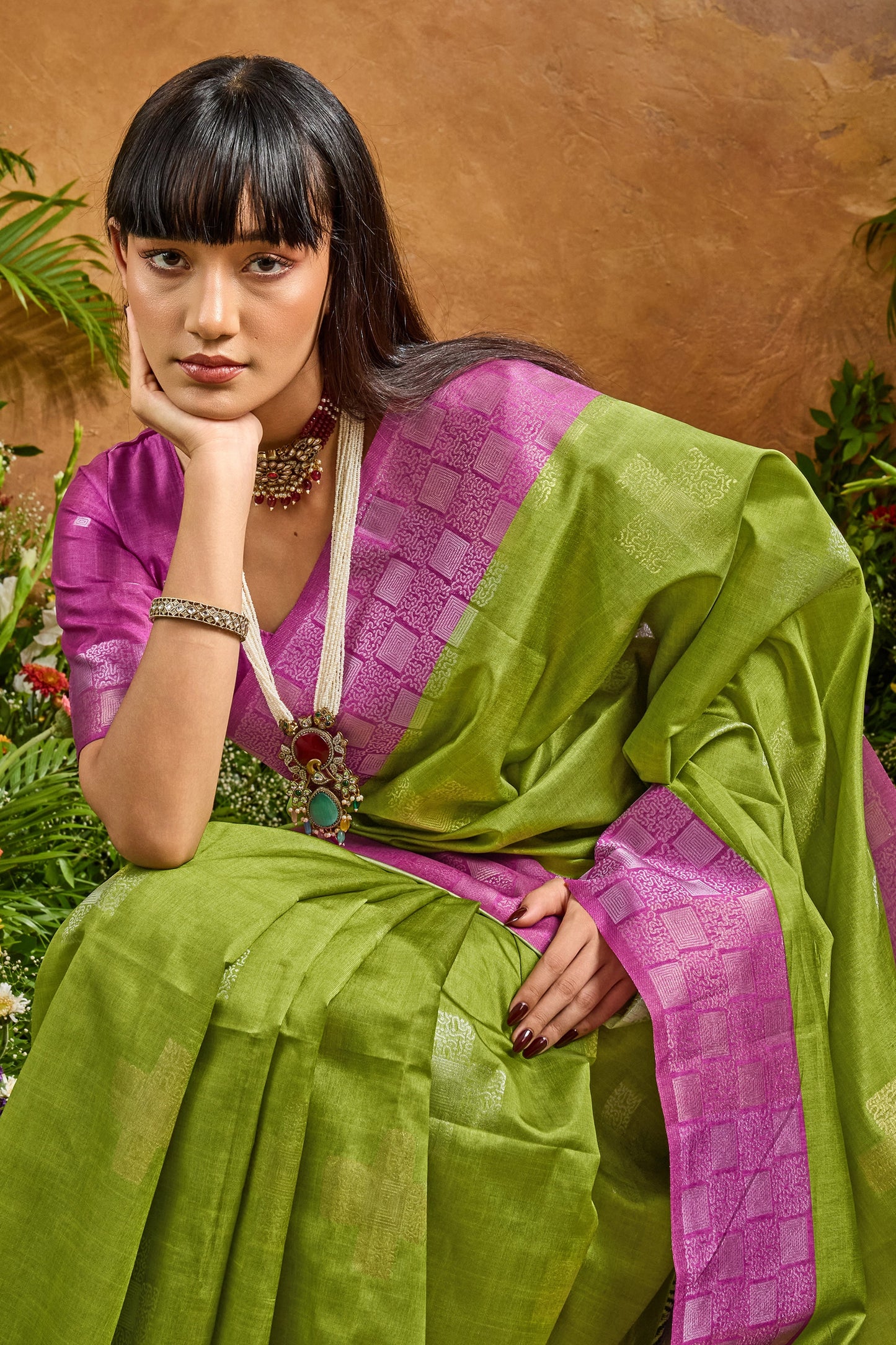 Green Woven Silk Saree
-SAR11929_2_SareeButa.com