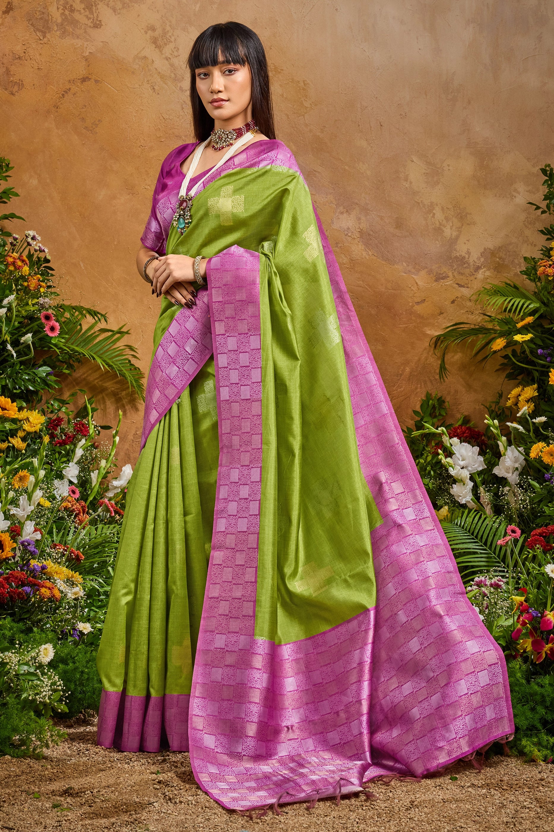 Green Woven Silk Saree
-SAR11929_3_SareeButa.com