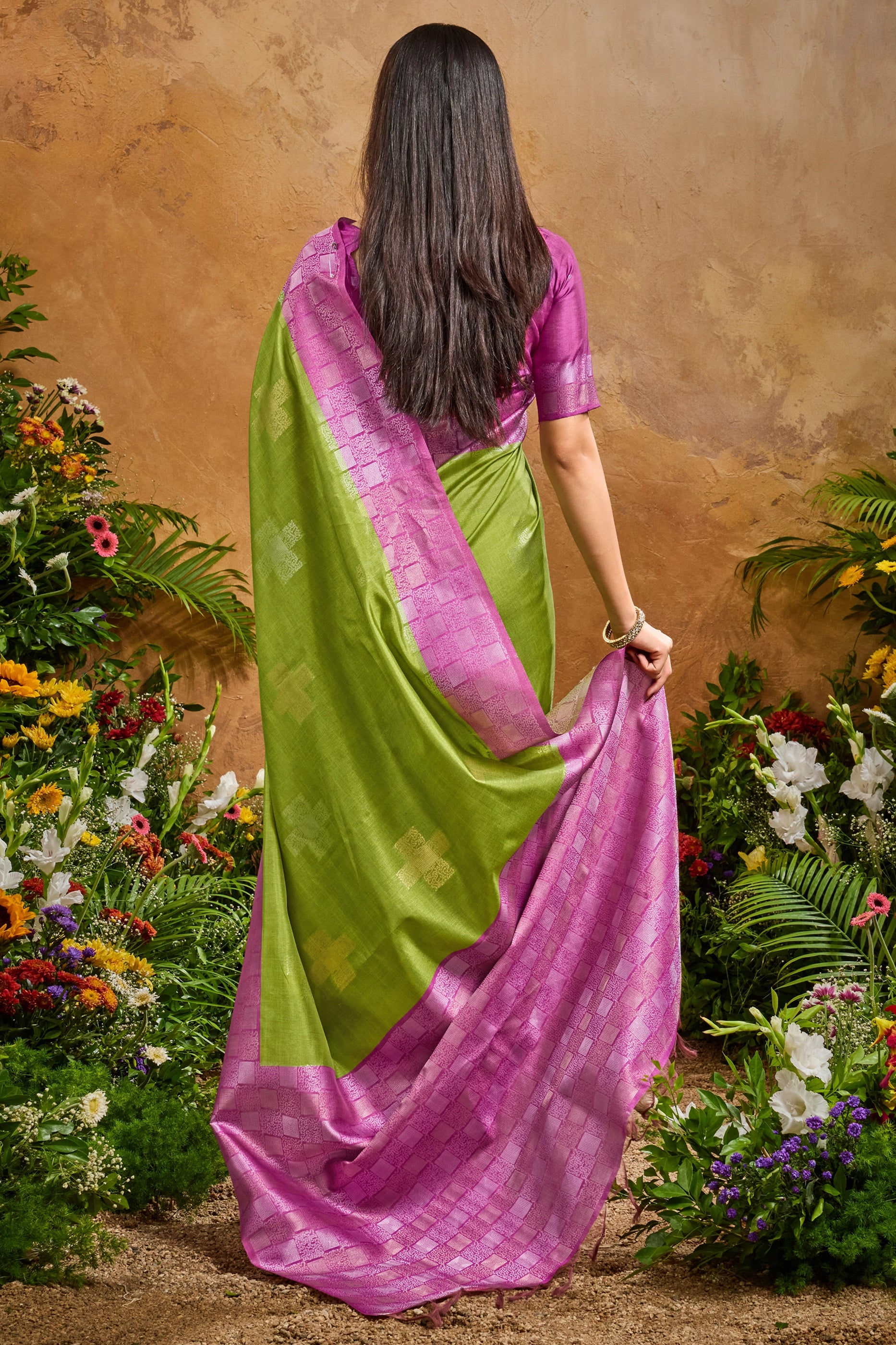 Green Woven Silk Saree
-SAR11929_4_SareeButa.com