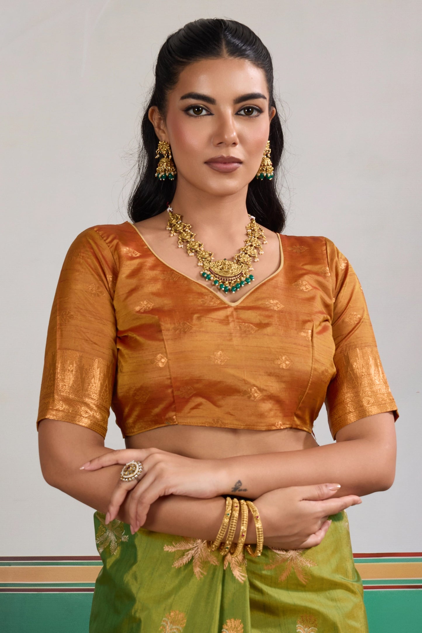 Green Woven Tussar Silk Saree-SAR11198_3_SareeButa.com