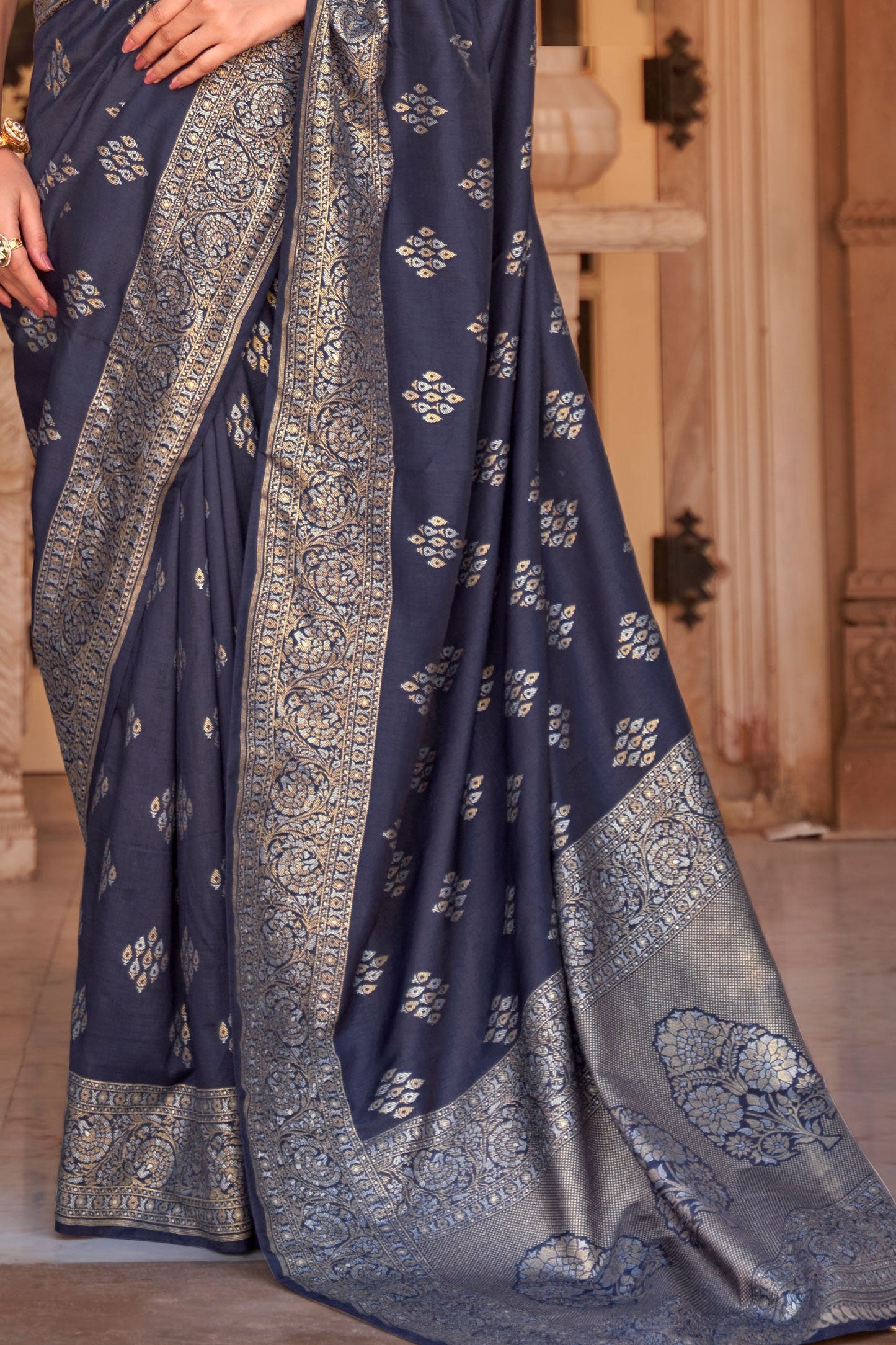 grey-banarasi-silk-saree-zb130836_3_SareeButa.com