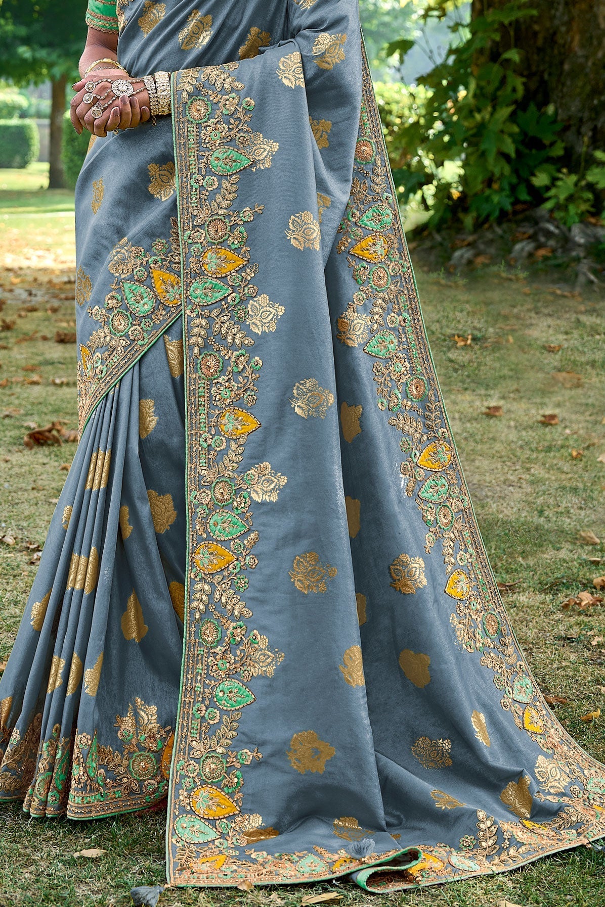 grey-embroidered-banarasi-saree-zb131857_3_SareeButa.com