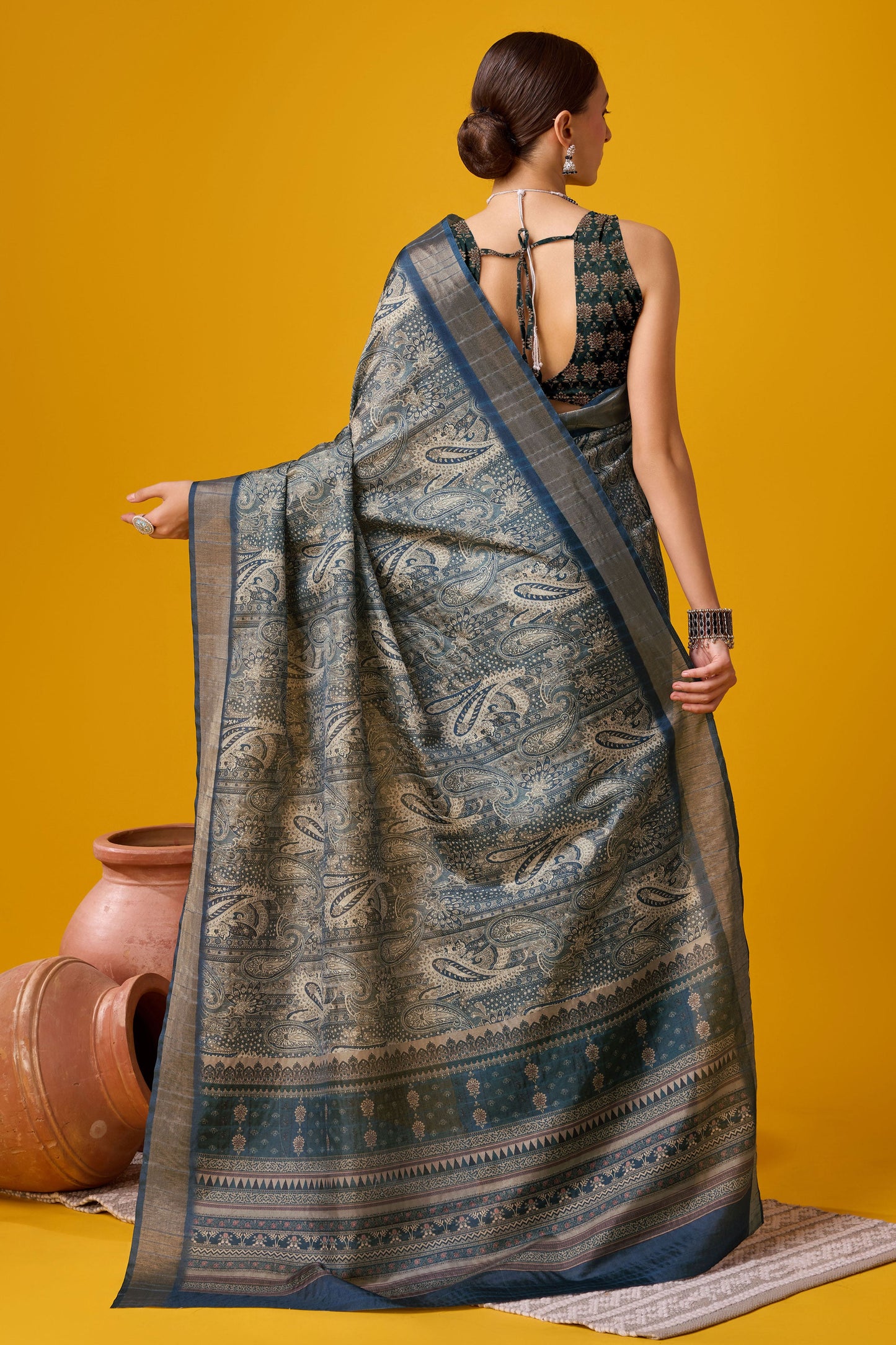 grey-printed-cotton-silk-saree-zb131903_3_SareeButa.com