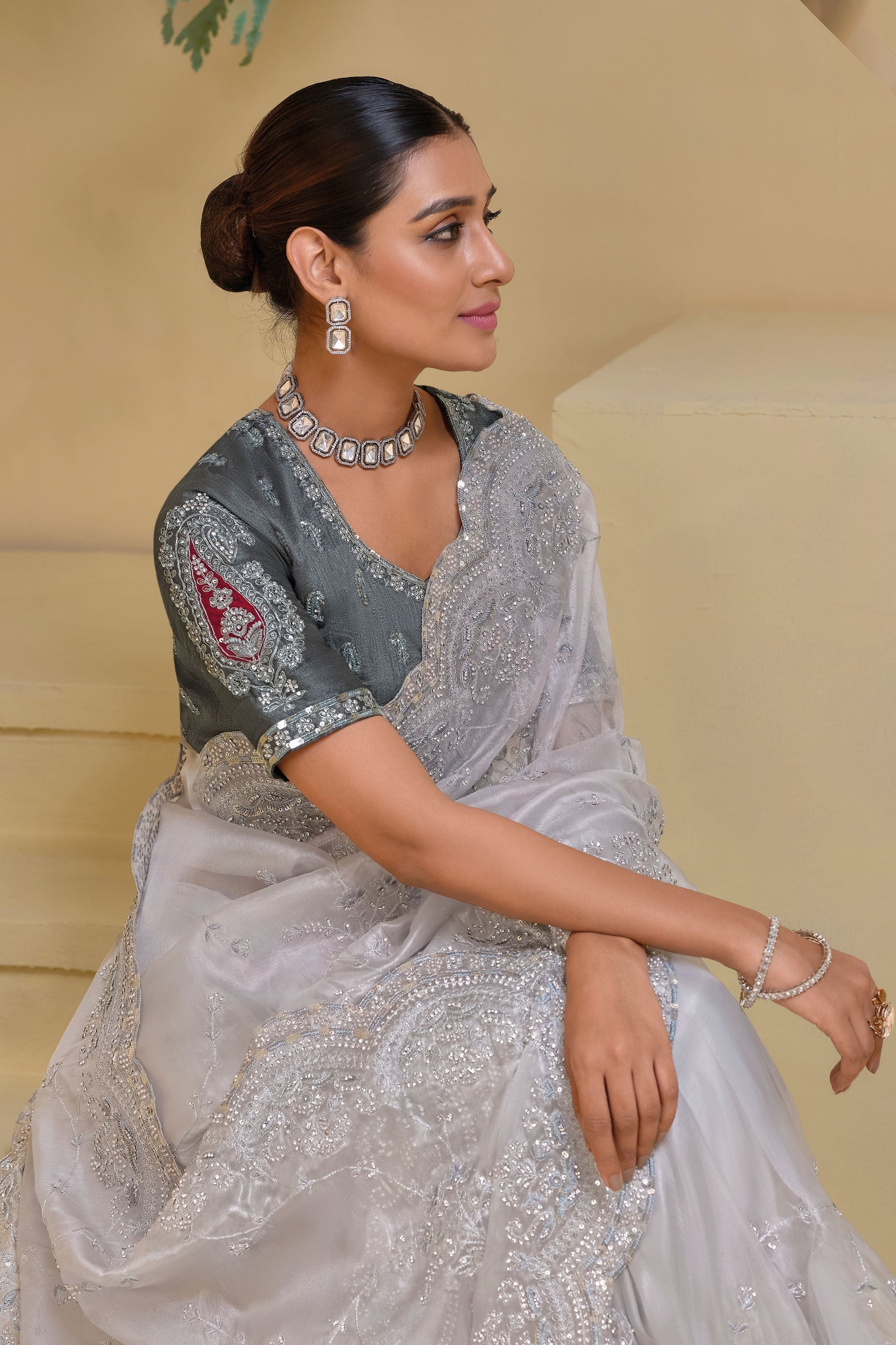 grey-pure-banarasi-tuscany-saree-zb132787_2_SareeButa.com