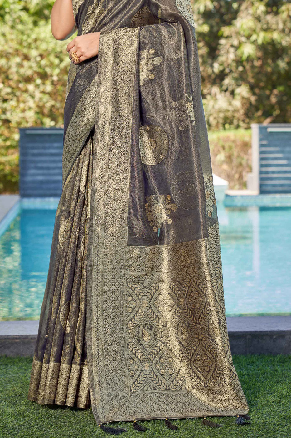 grey-shimmer-silk-saree-zb131929_3_SareeButa.com