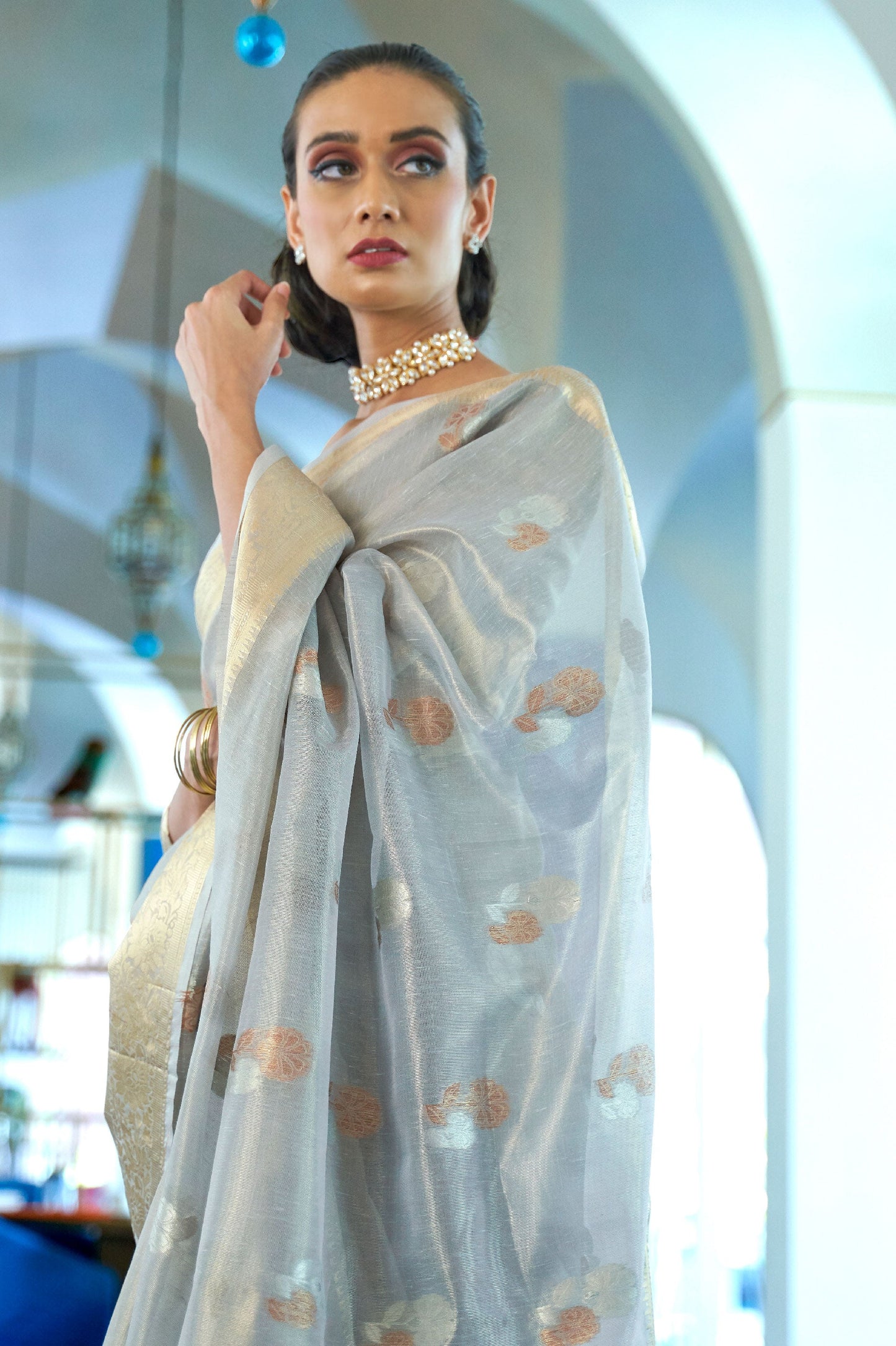 grey-woven-tissue-saree-zb140053_2_SareeButa.com