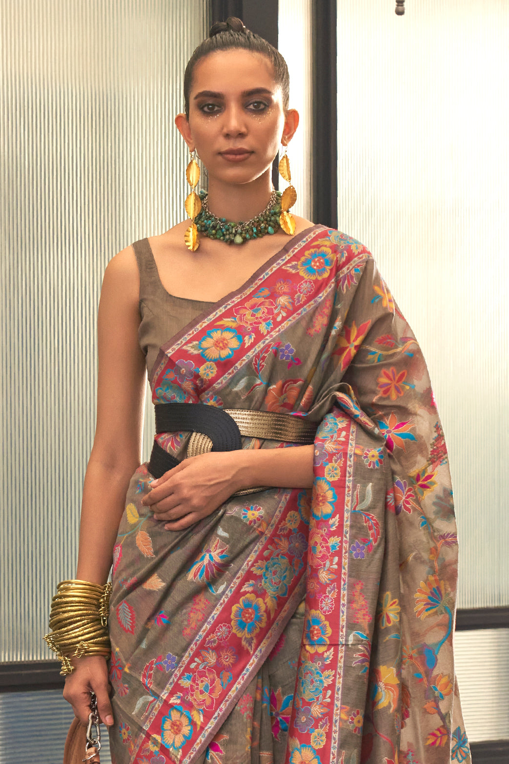 grey-jamewar-kashmiri-silk-saree-zb132516_3_SareeButa.com