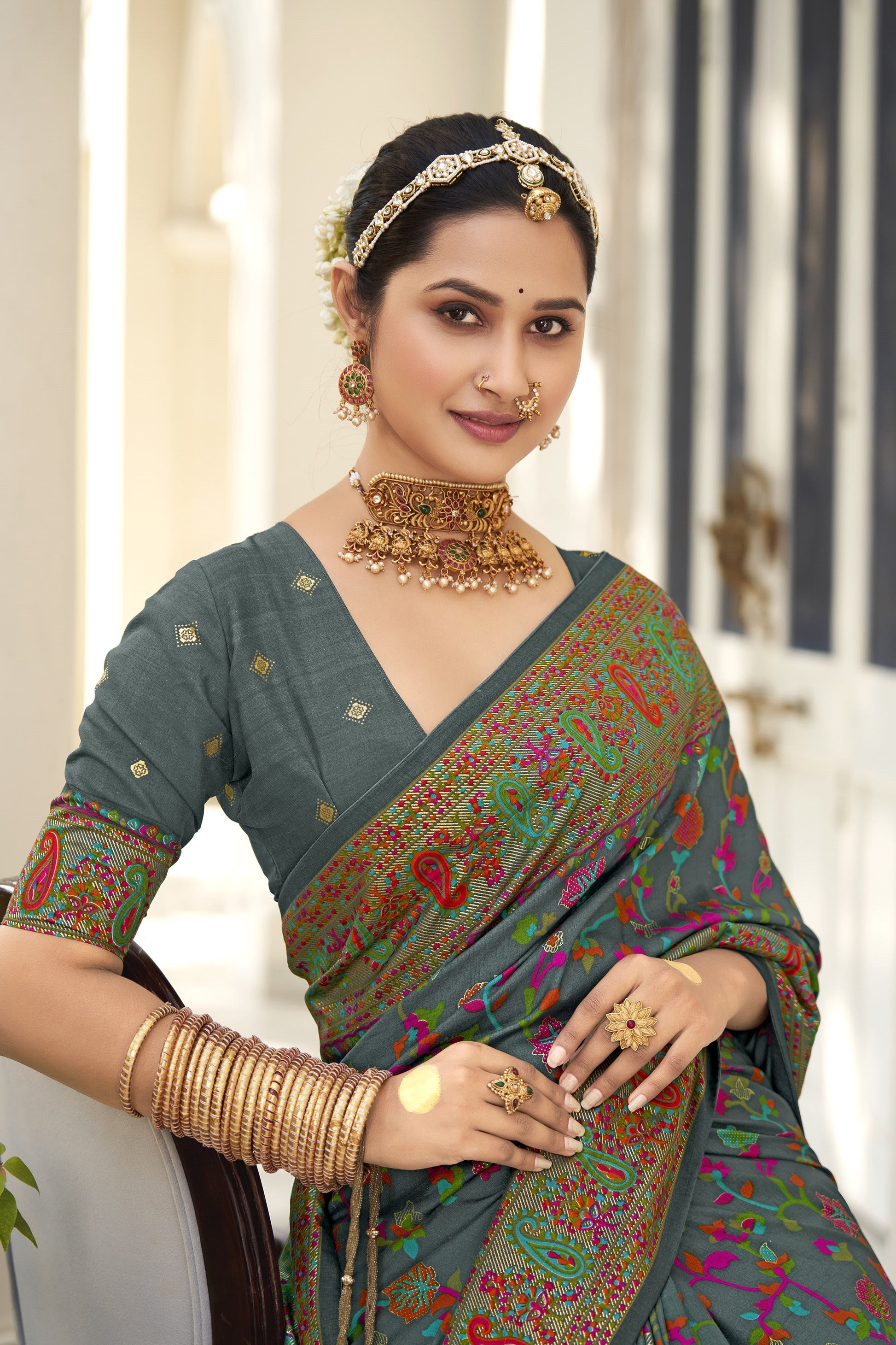 grey-tussar-silk-saree-zb130470_2_SareeButa.com