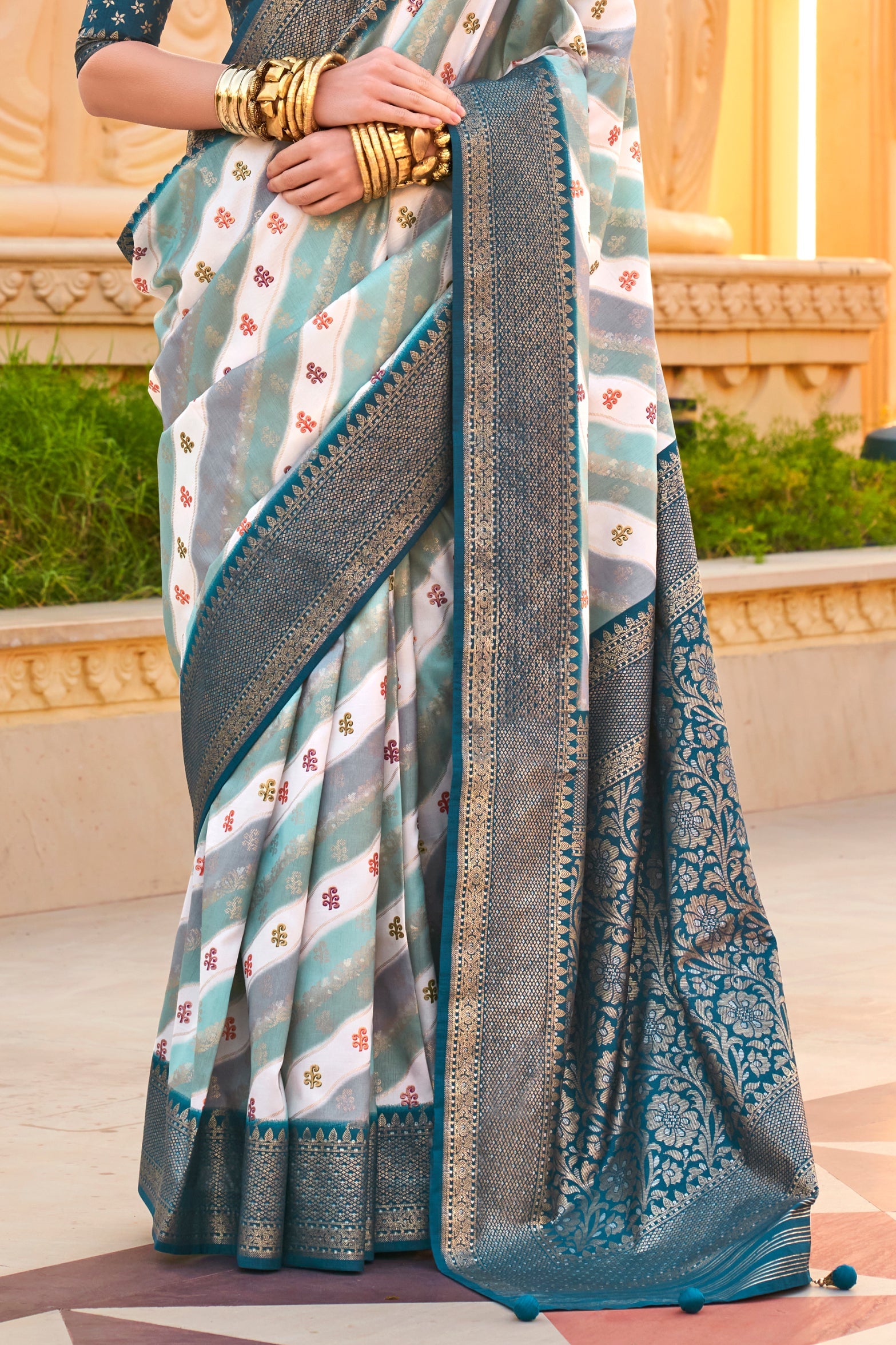 grey-viscose-silk-saree-zb132022_4_SareeButa.com