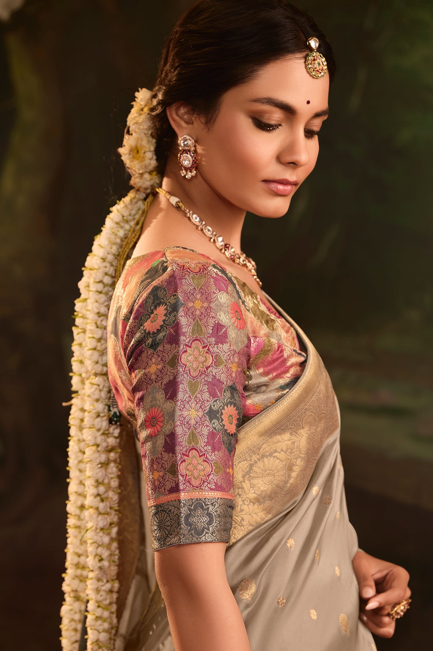 Grey Woven Crepe Silk Saree-ZB133576_4_SareeButa.com