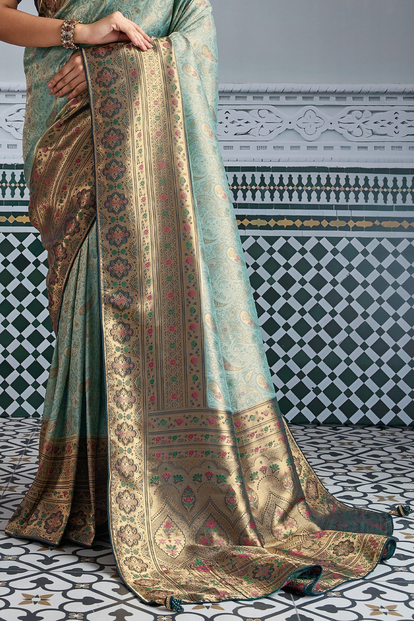 Light Blue Woven Kanjivaram Silk Saree-SAR10283_5_SareeButa.com