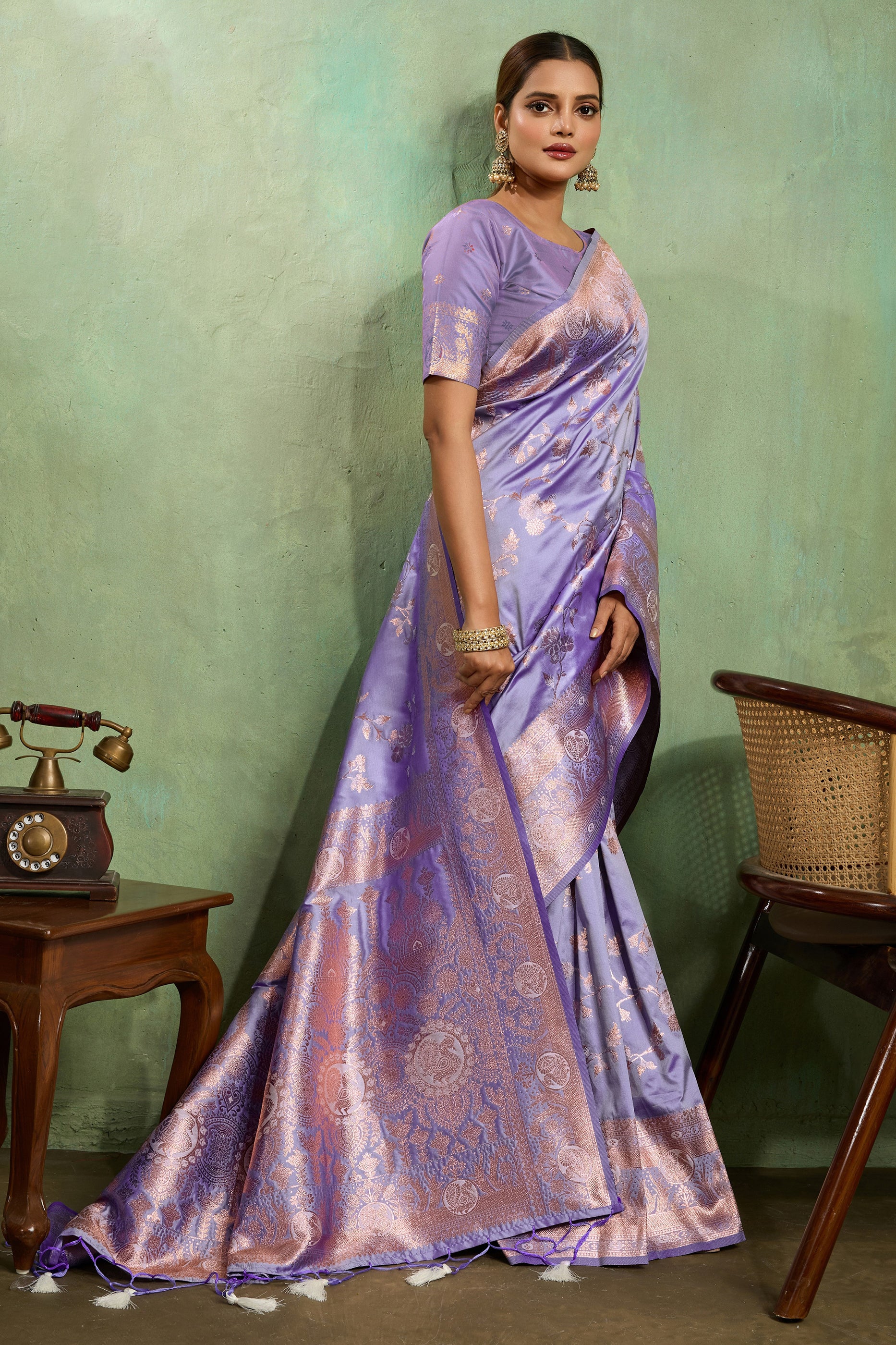 Light Purple Woven Banarasi Silk Saree-SAR11801_3_SareeButa.com