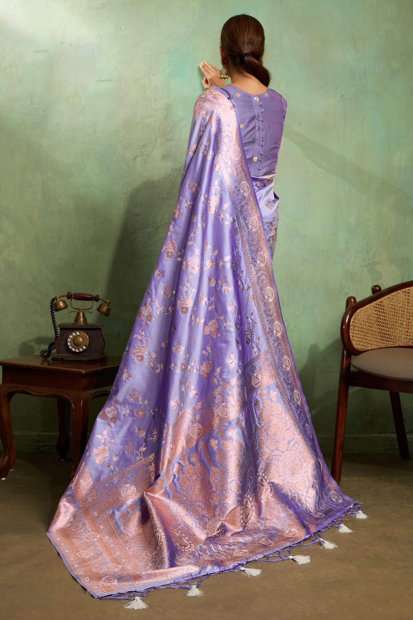 Light Purple Woven Banarasi Silk Saree-SAR11801_4_SareeButa.com
