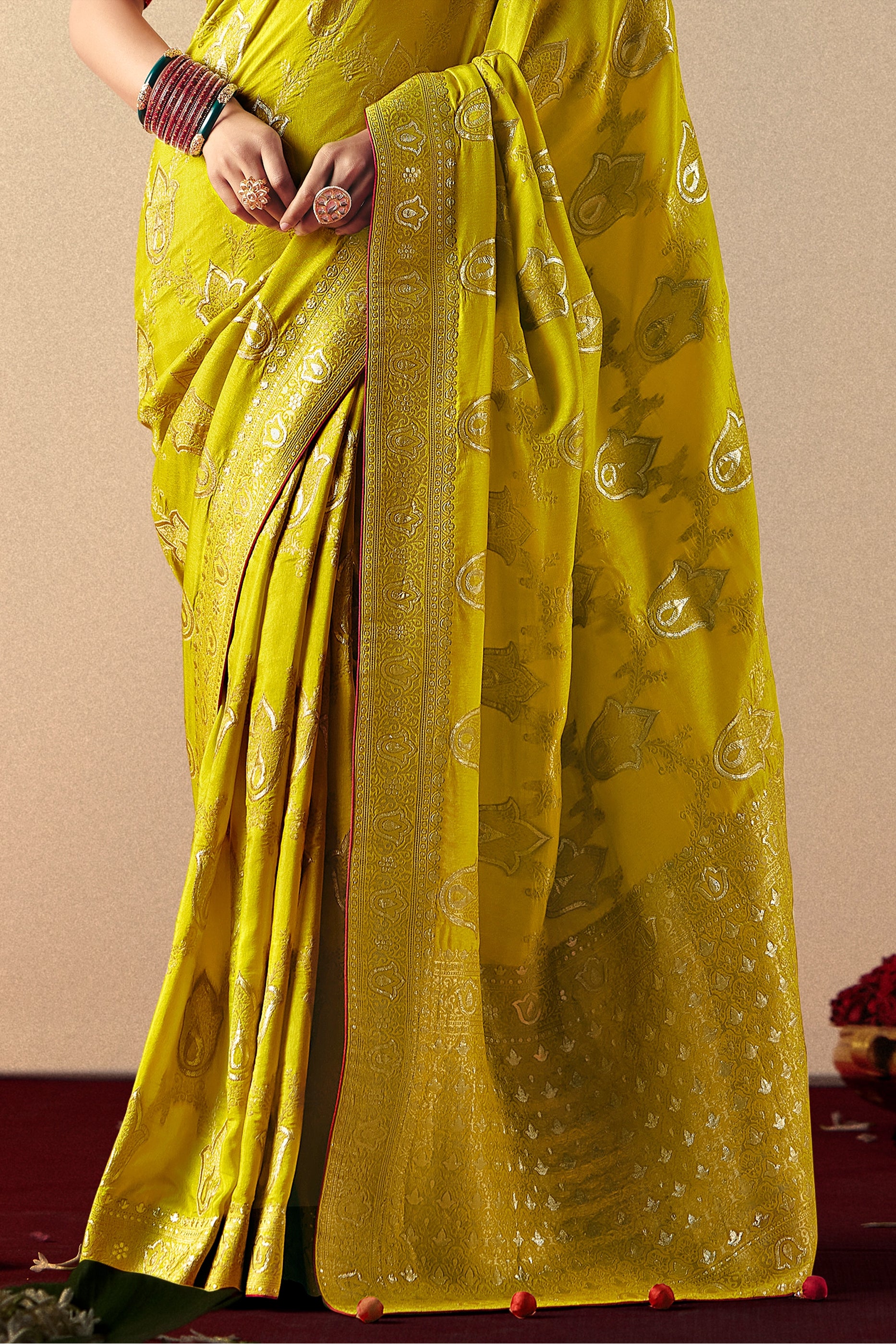 lime-green-woven-viscose-silk-saree-with-brocade-blouse-sar10252_6_Sareebuta.com
