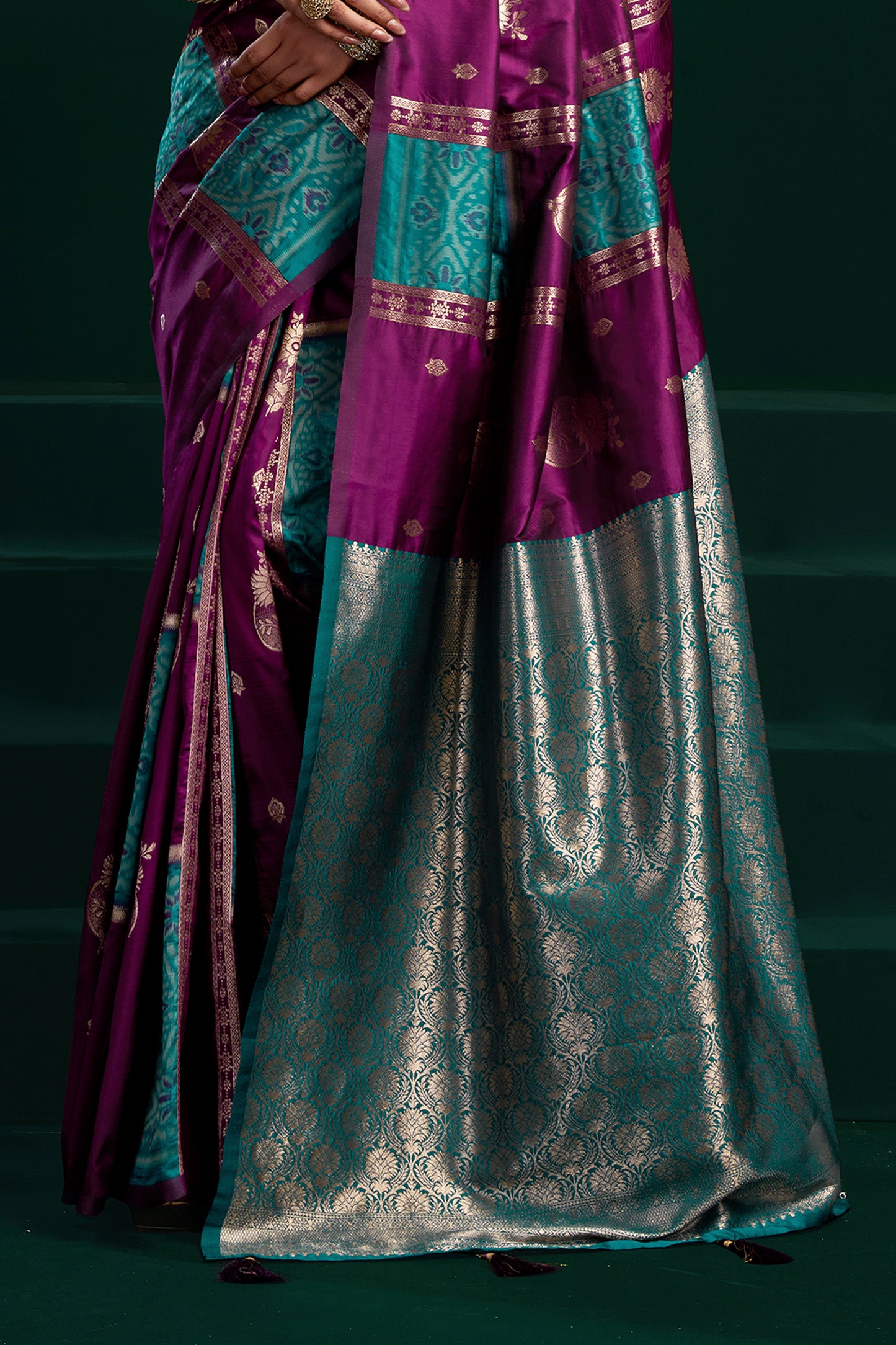Magenta Woven Silk Saree-SAR12704_5_SareeButa.com