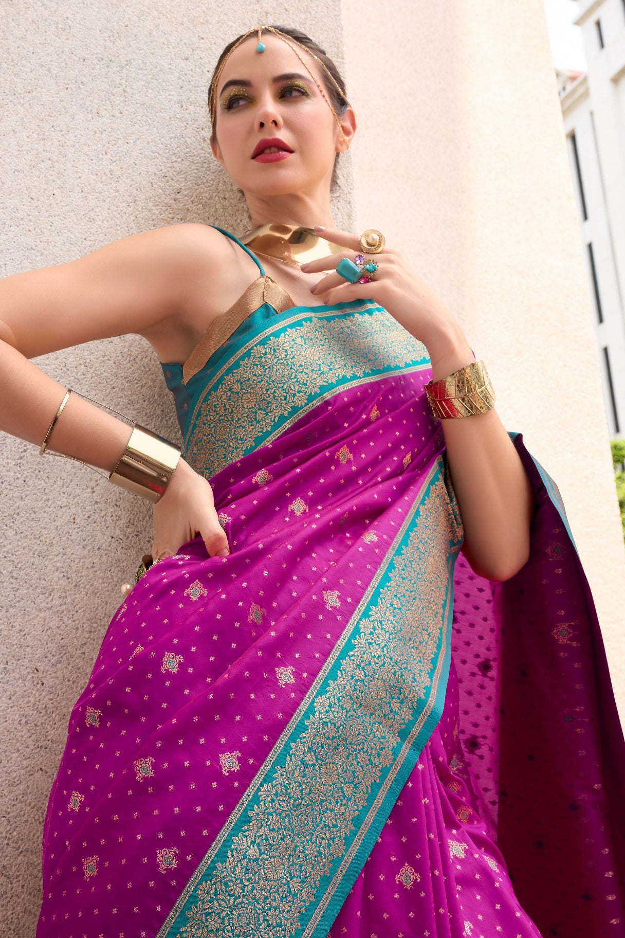 Magenta Woven Silk Saree-ZB134733_3_SareeButa.com