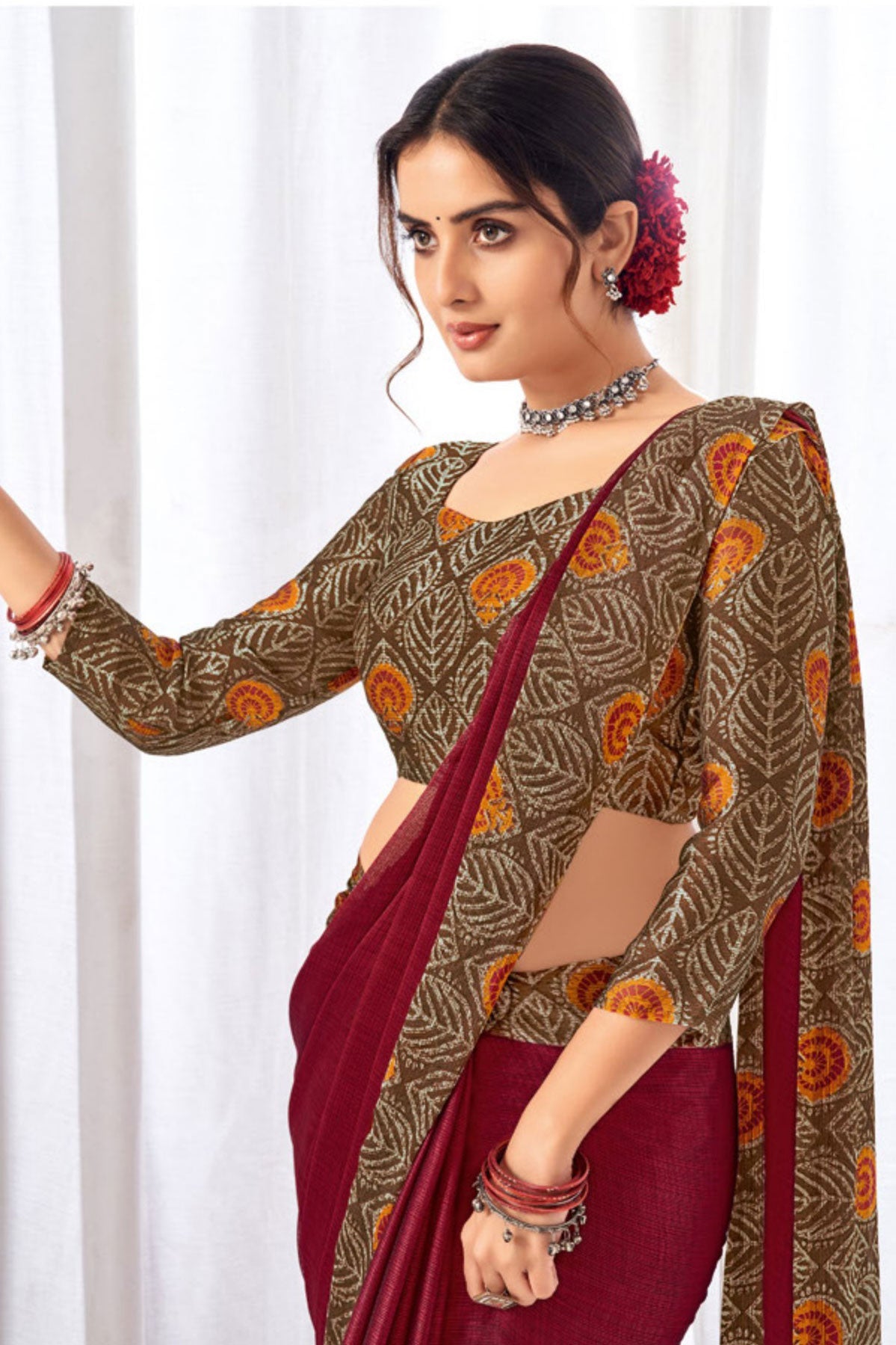 maroon-printed-chiffon-saree-zb130923_2_SareeButa.com