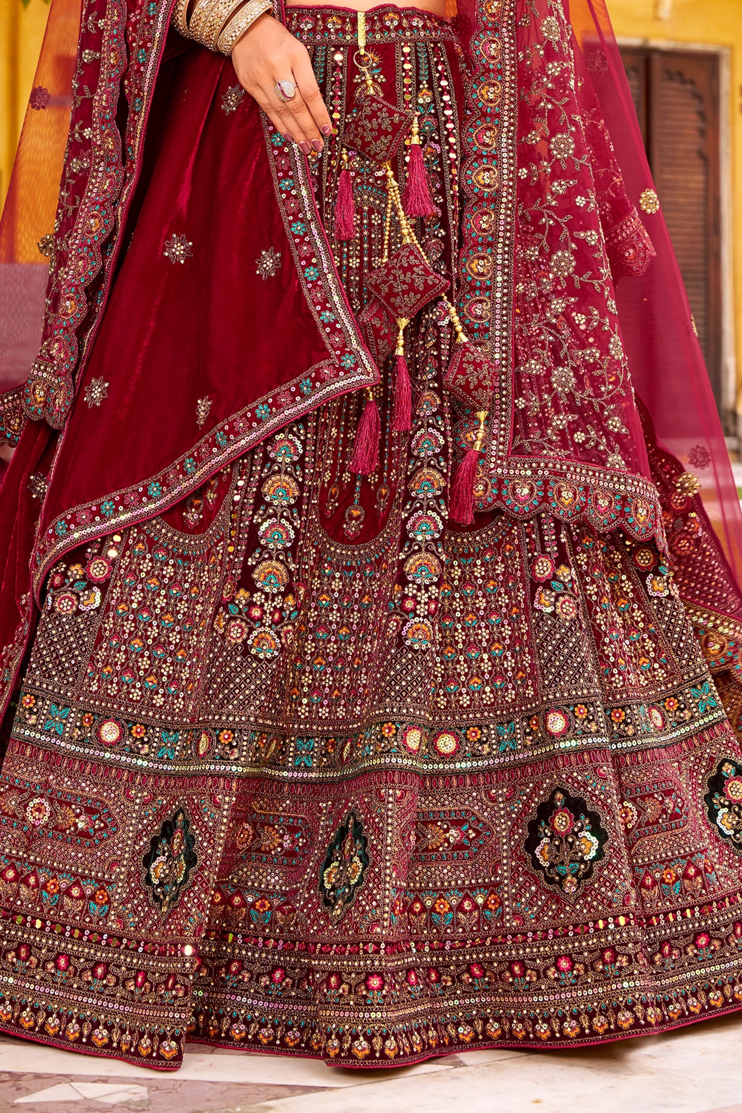 maroon-readymade-heavy-work-velvet-lehenga-sar10461_6_Sareebuta.com