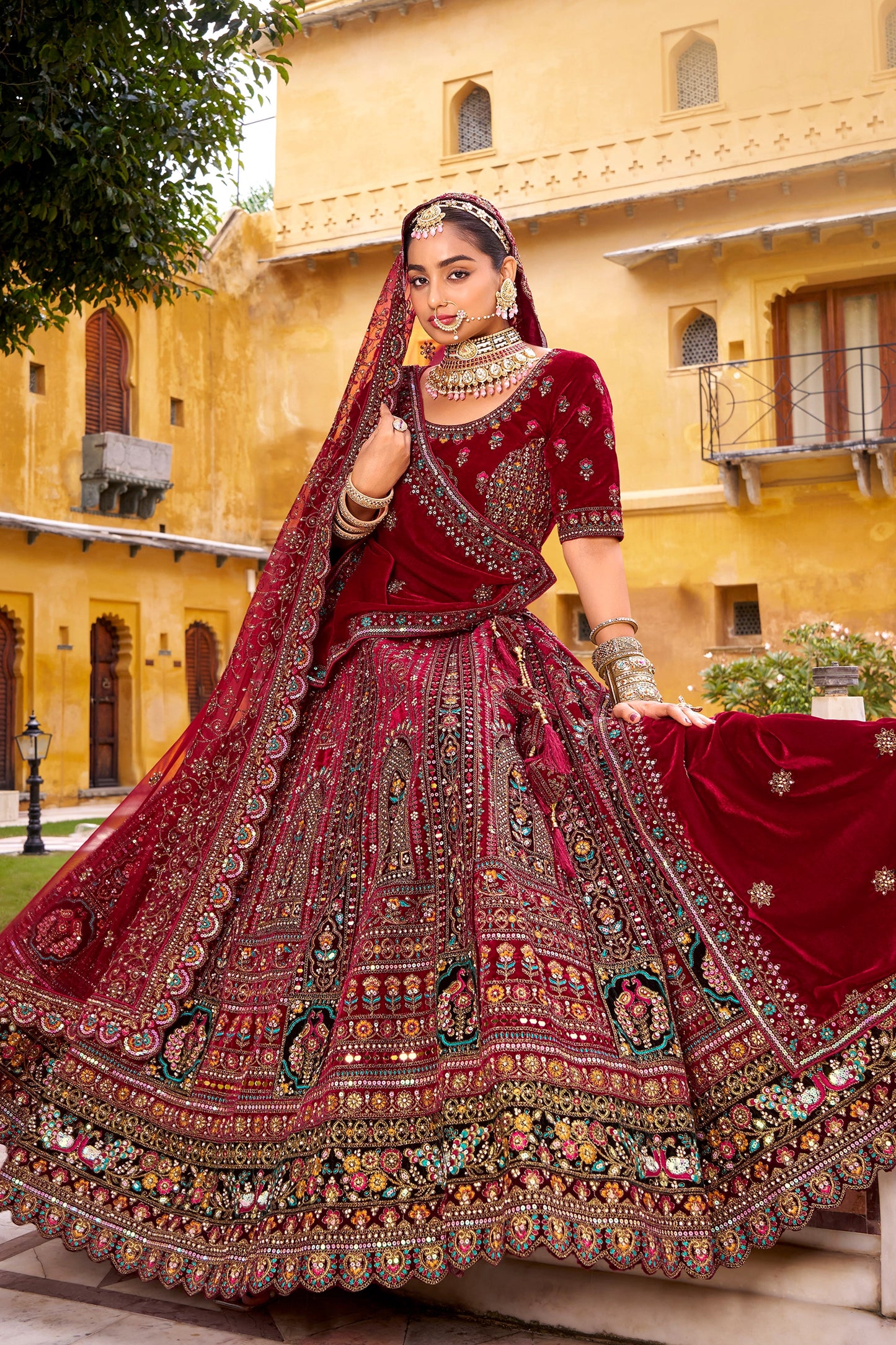 maroon-readymade-heavy-work-velvet-lehenga-sar10462_5_Sareebuta.com