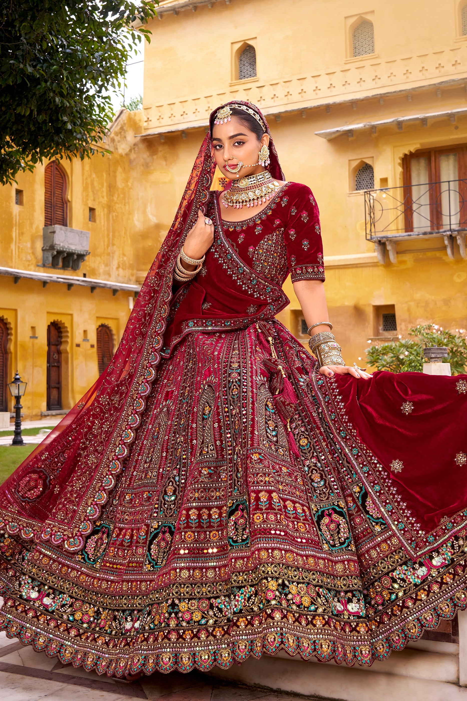 maroon-readymade-heavy-work-velvet-lehenga-sar10462_5_Sareebuta.com