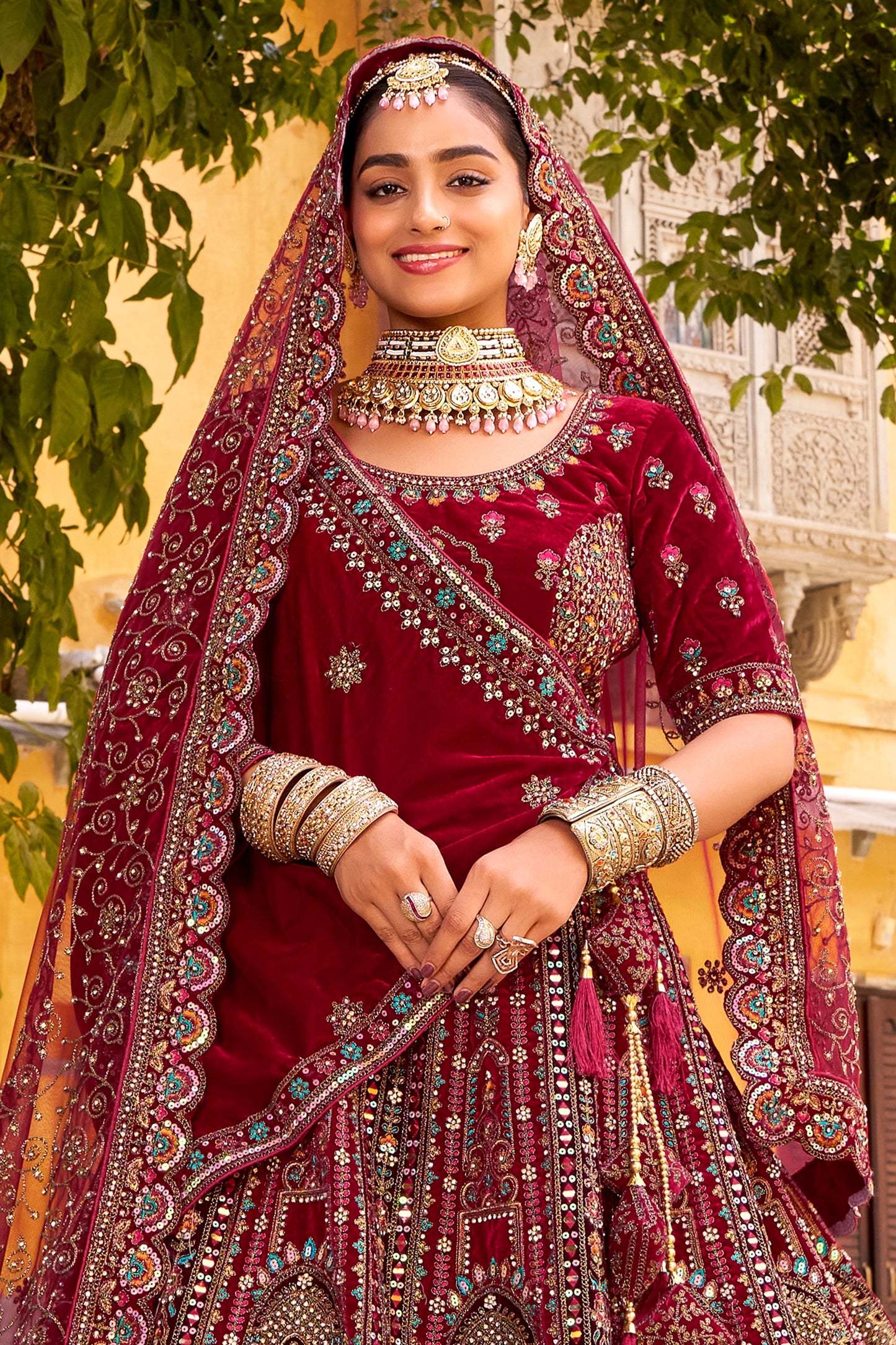 maroon-readymade-heavy-work-velvet-lehenga-sar10462_3_Sareebuta.com