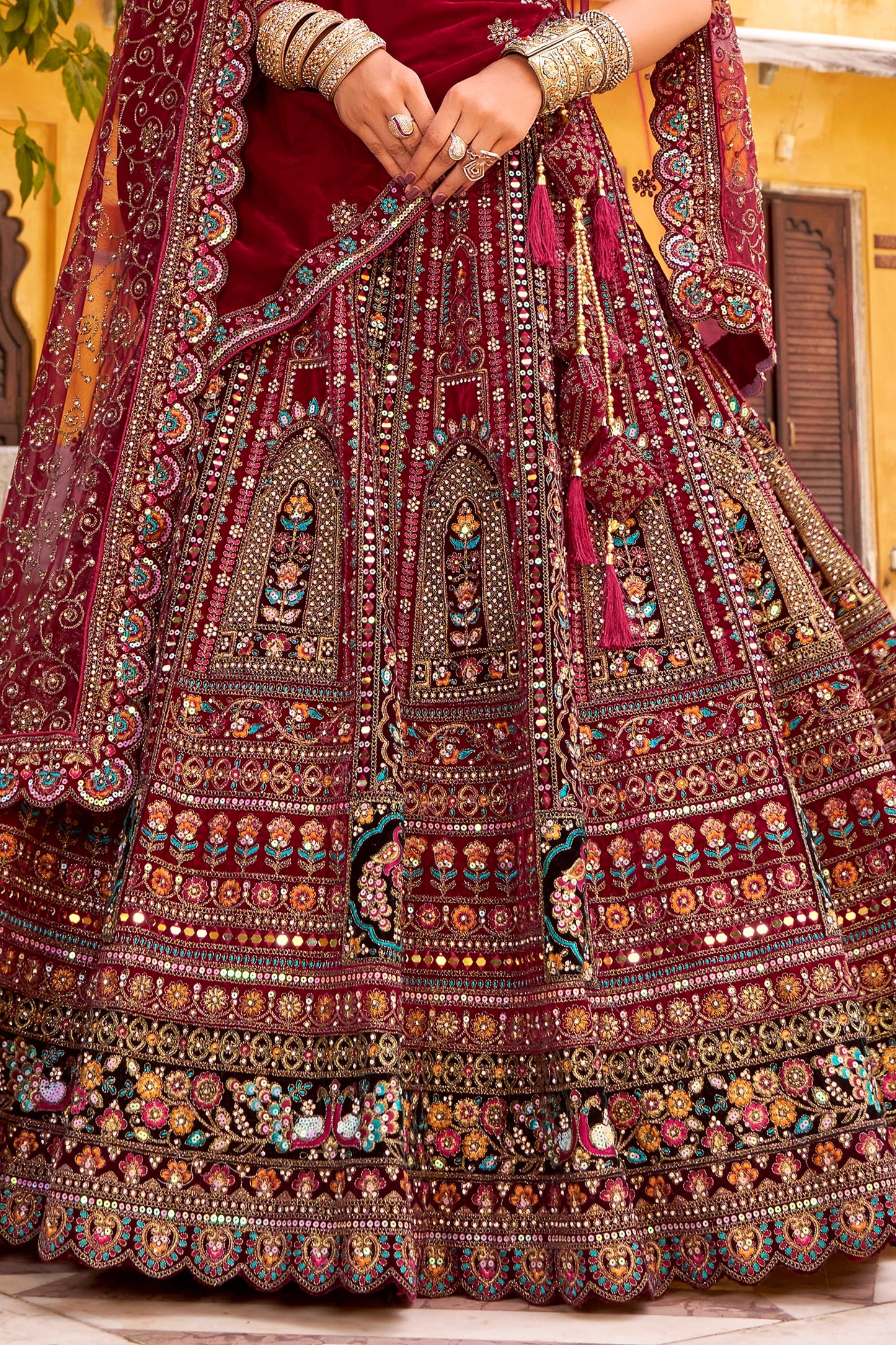 maroon-readymade-heavy-work-velvet-lehenga-sar10462_6_Sareebuta.com