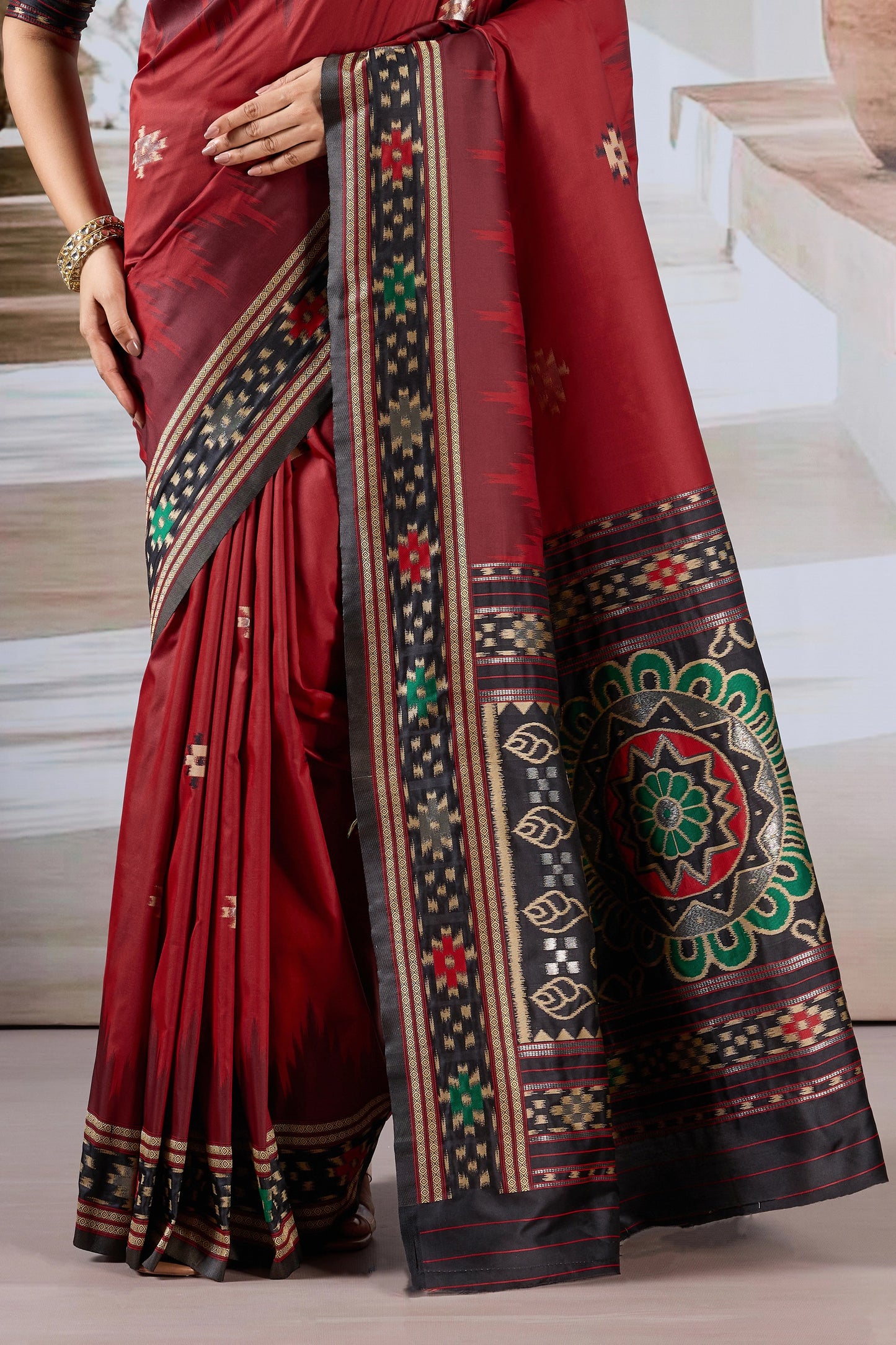 Maroon Woven Patola Silk Saree-SAR12421_5_SareeButa.com