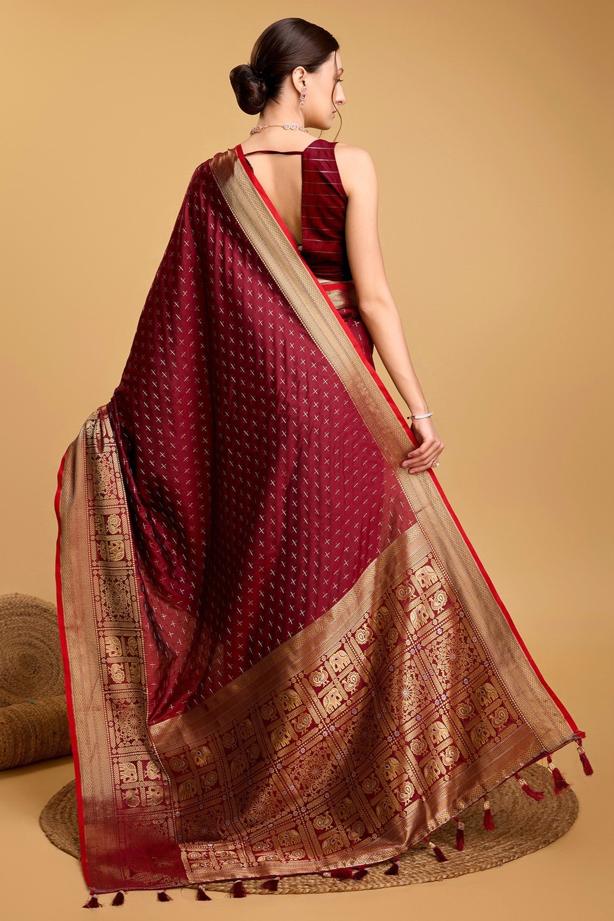 maroon-woven-silk-saree-zb130535_3_SareeButa.com