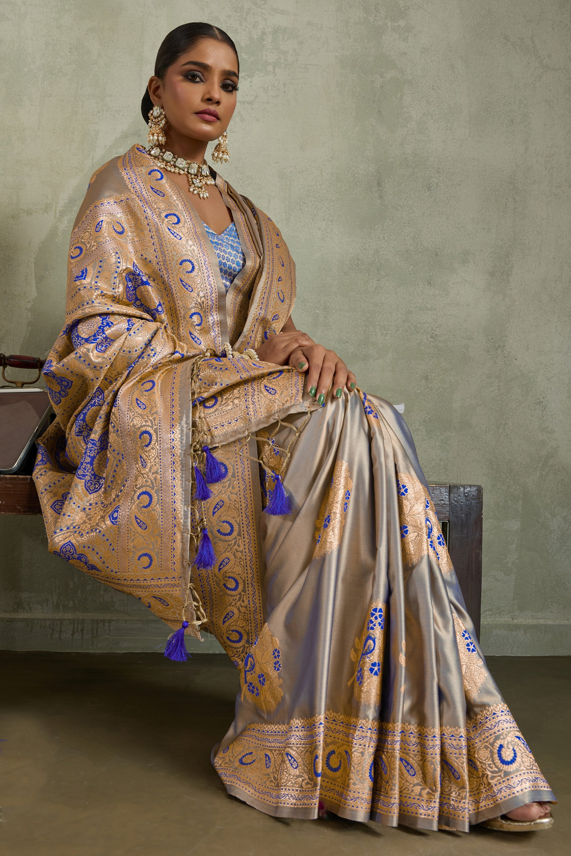 Mauve Woven Satin Silk Banarasi Saree-SAR11808_3_SareeButa.com
