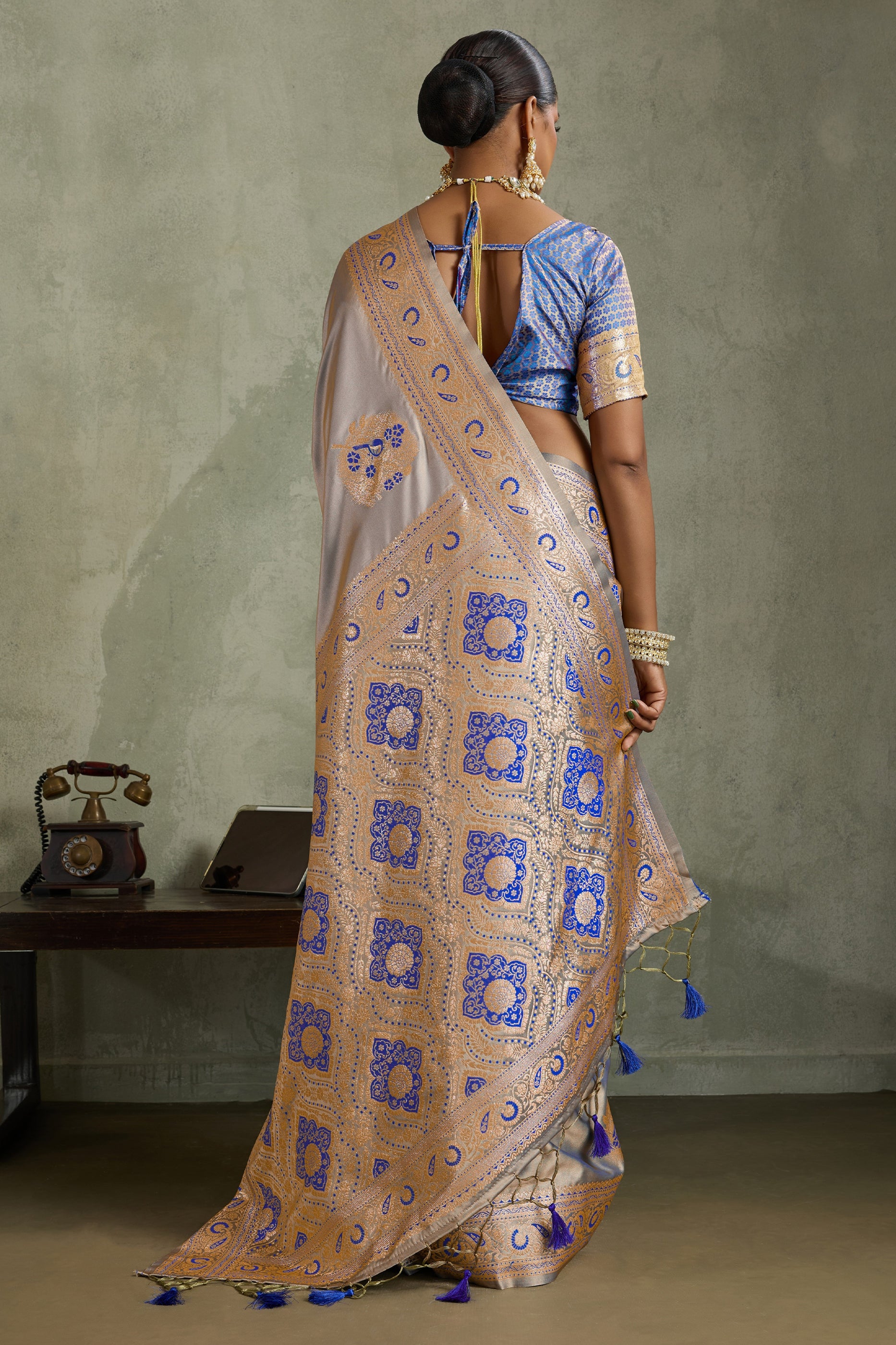 Mauve Woven Satin Silk Banarasi Saree-SAR11808_4_SareeButa.com