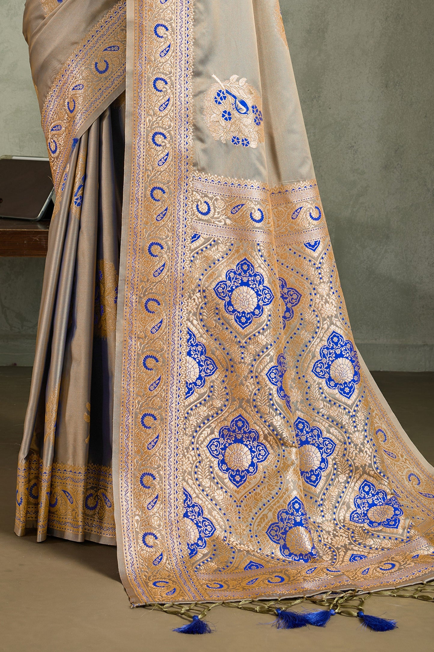 Mauve Woven Satin Silk Banarasi Saree-SAR11808_5_SareeButa.com