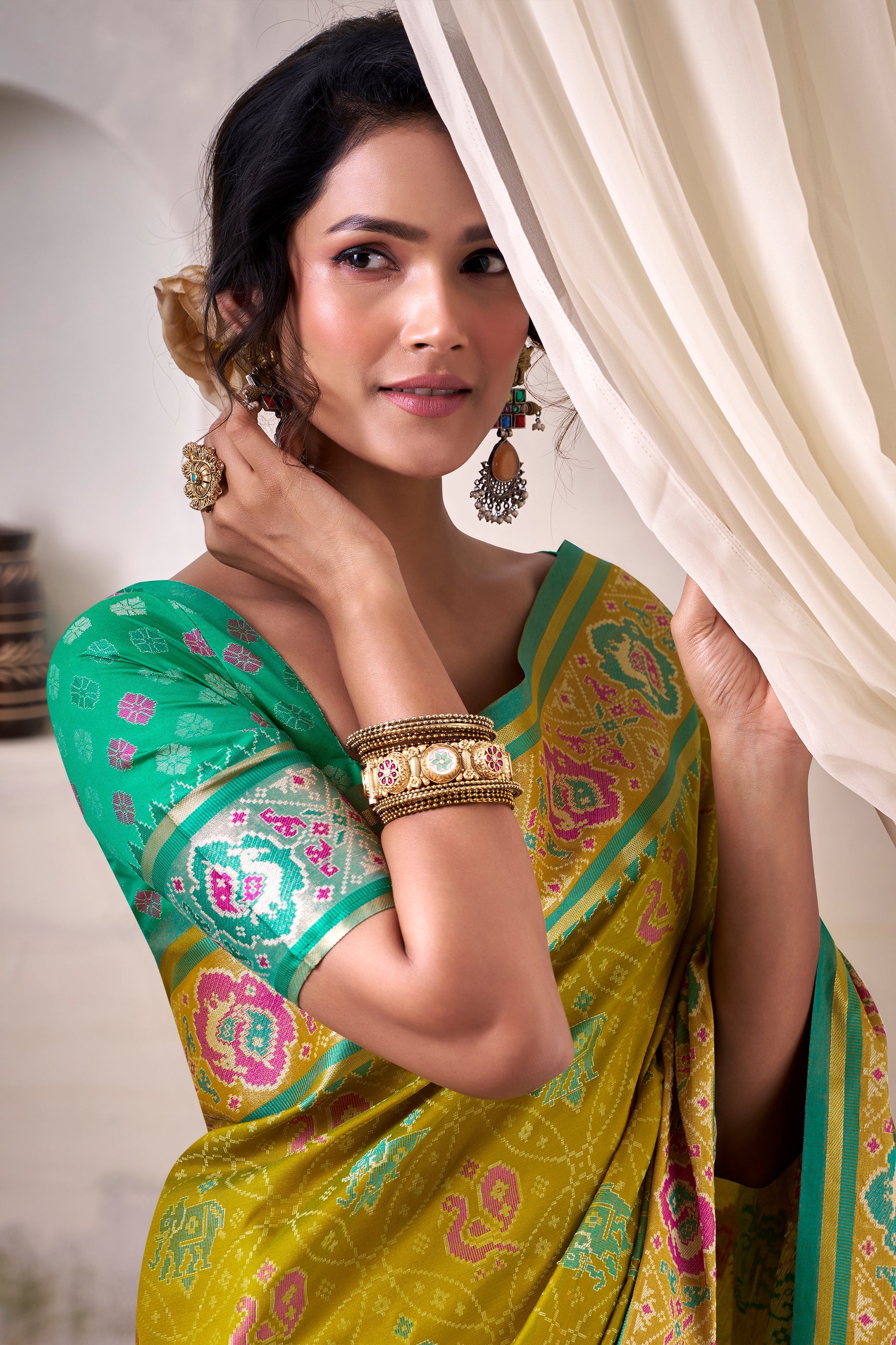 Mehendi Green Woven Patola Silk Saree-SAR10021_2_SareeButa.com