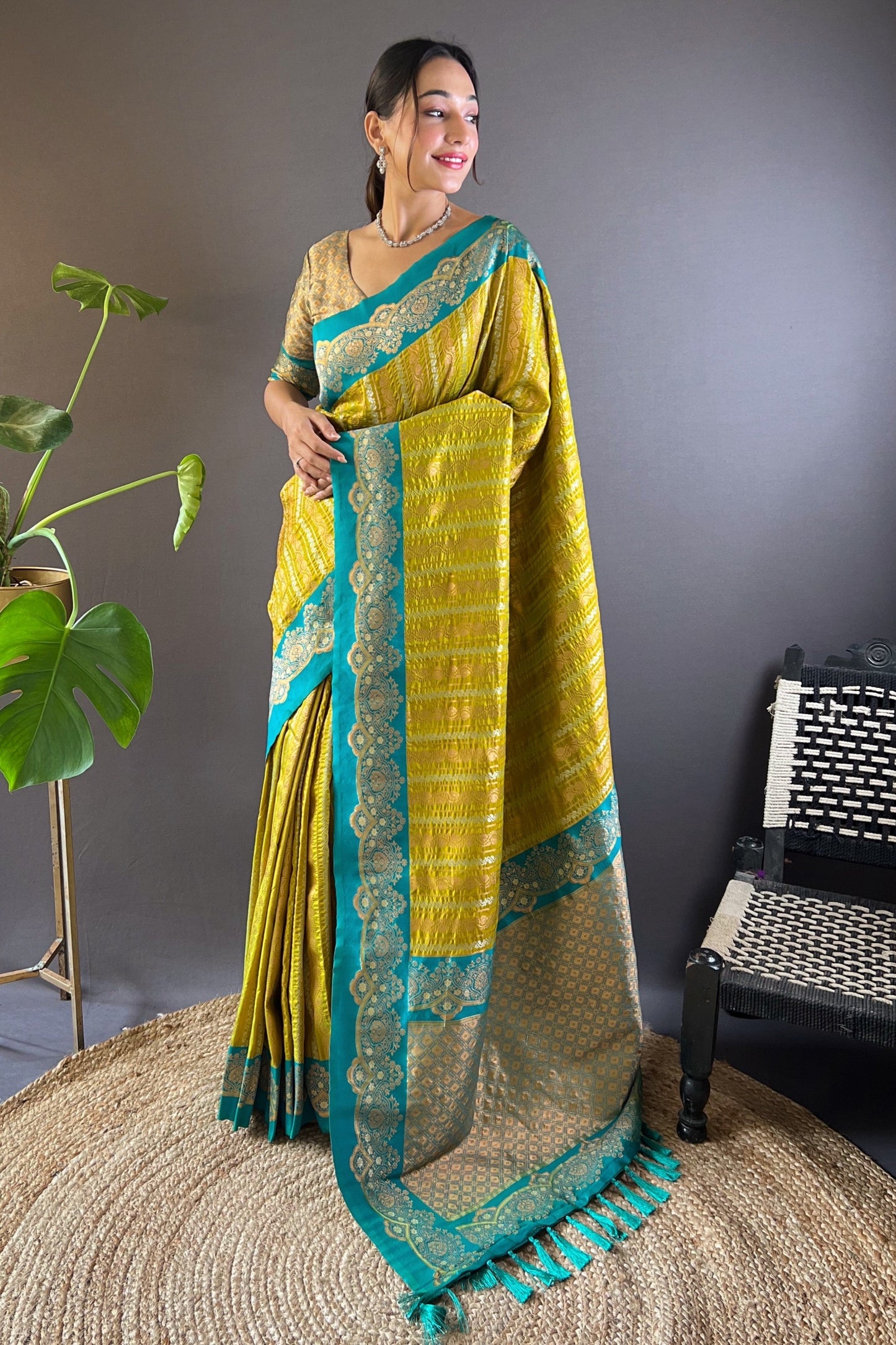 Mehendi Green Woven Silk Saree-ZB132646_1