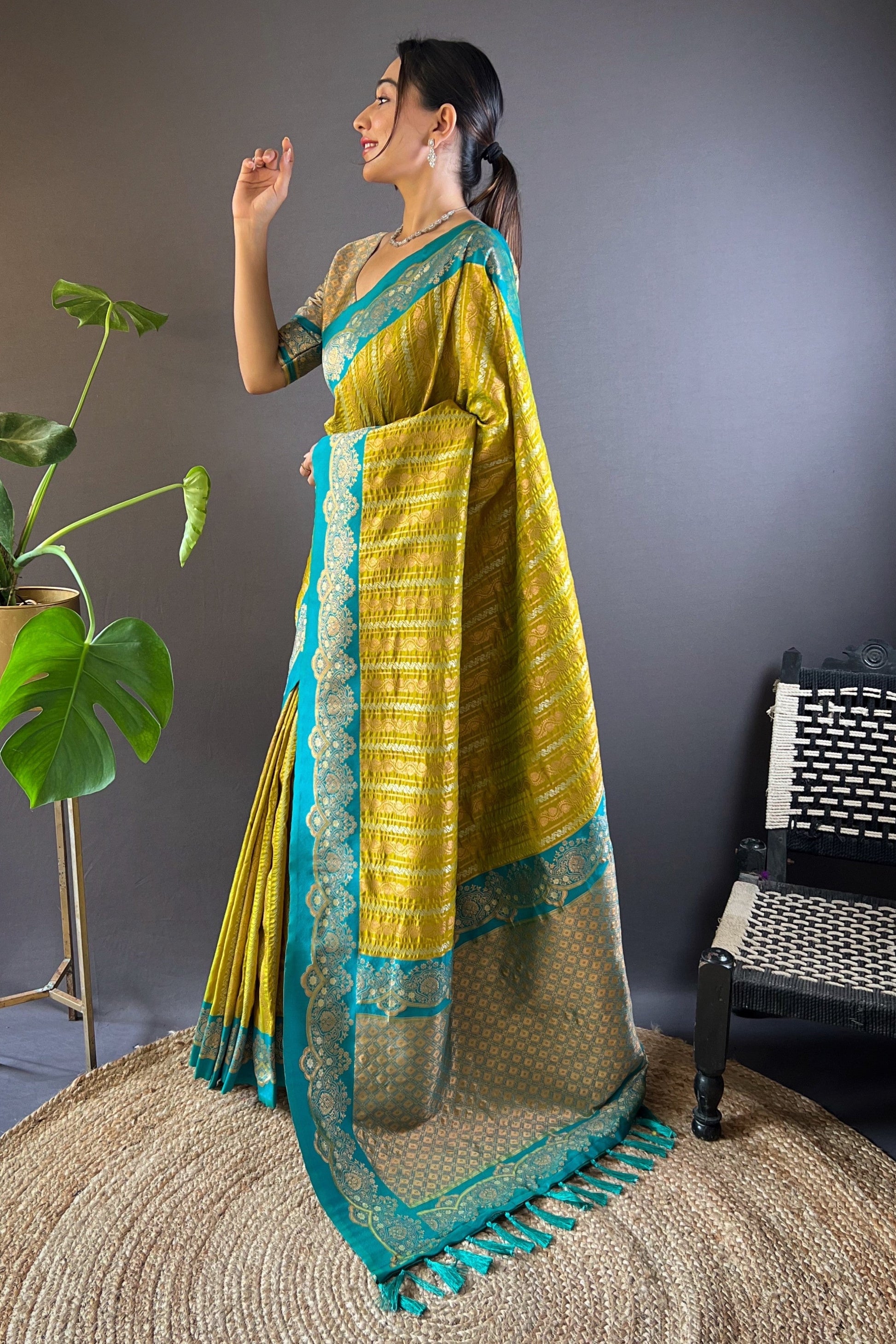 Mehendi Green Woven Silk Saree-ZB132646_3