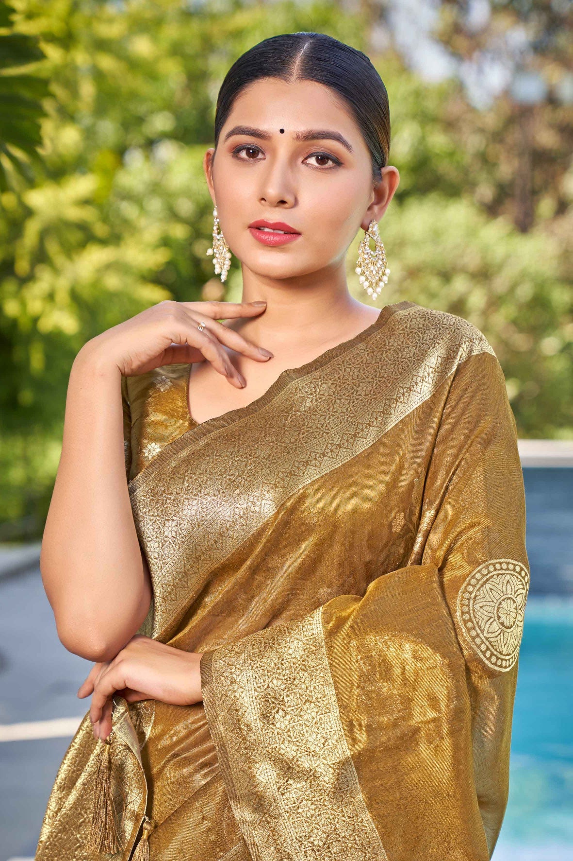 metallic-shimmer-silk-saree-zb131928_2_SareeButa.com