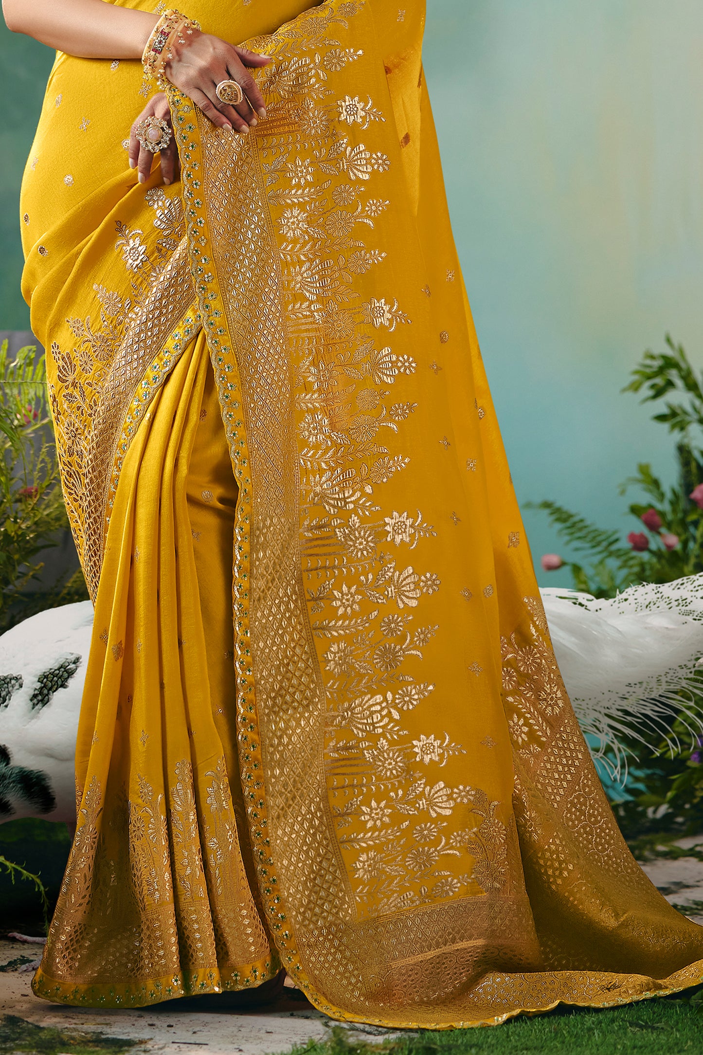 mustard-yellow-woven-viscose-silk-banarasi-saree-sar10578_6_Sareebuta.com