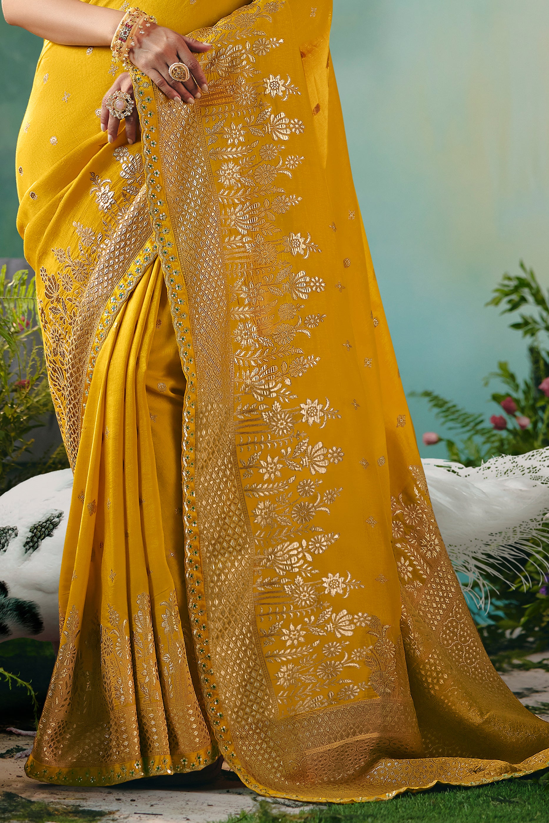 mustard-yellow-woven-viscose-silk-banarasi-saree-sar10578_6_Sareebuta.com