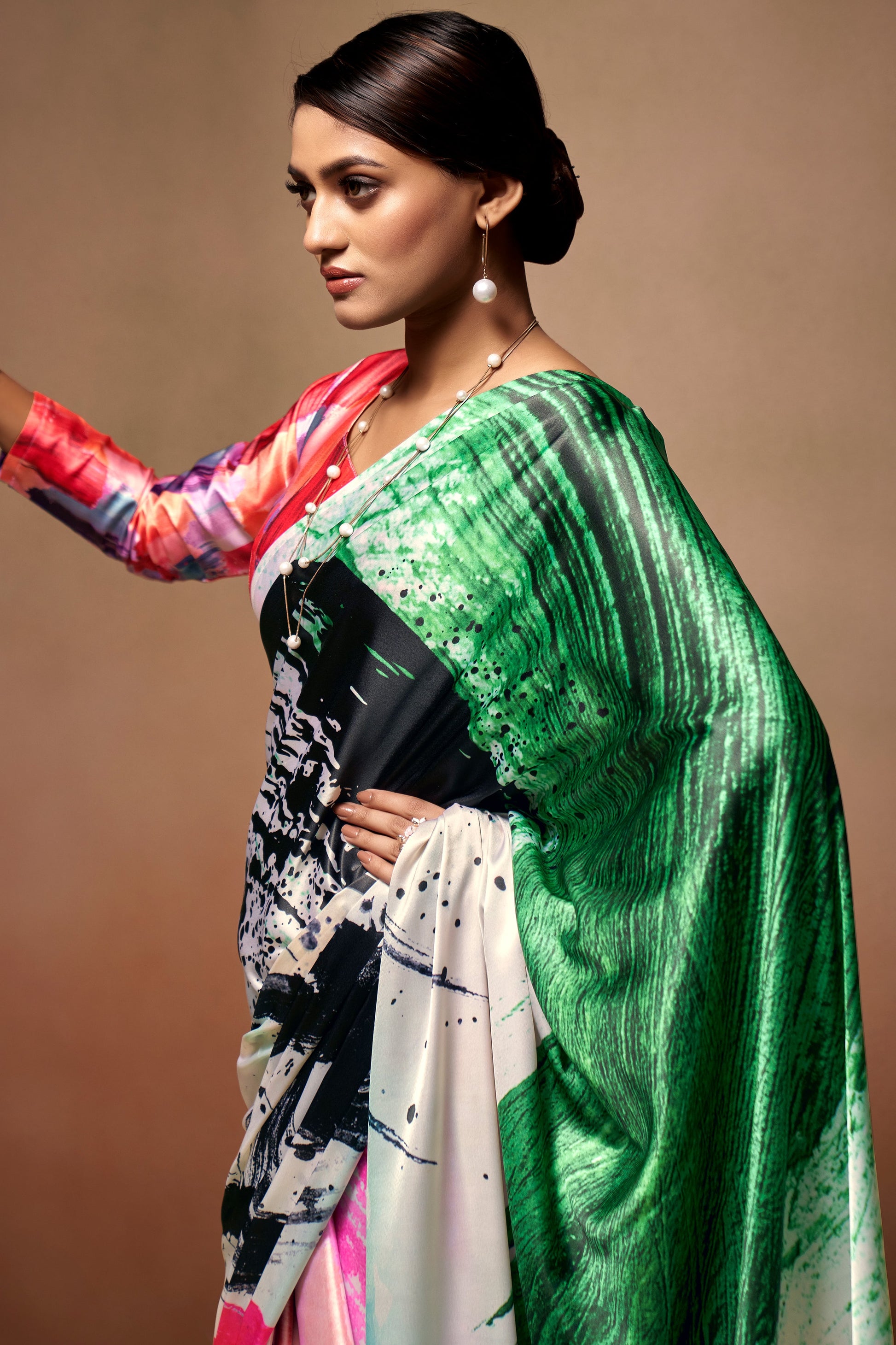 Mutlicolor Printed Satin Crepe Saree-ZB133794_4_SareeButa.com