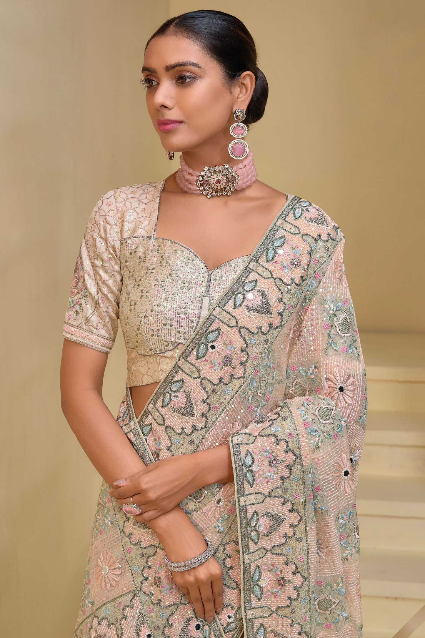 off-white-pure-banarasi-tuscany-saree-zb132779_2_SareeButa.com