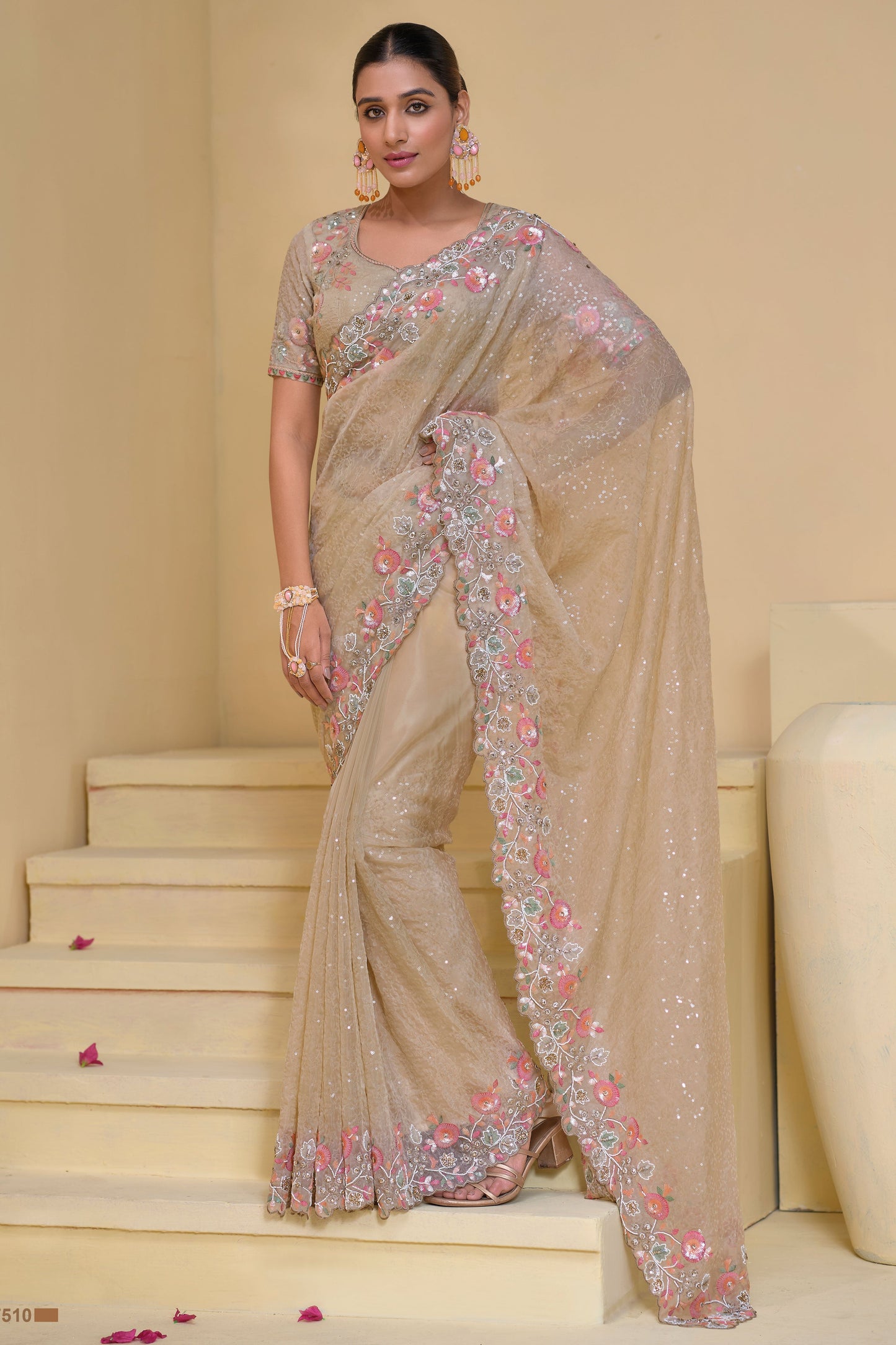 off-white-pure-banarasi-tuscany-saree-zb132785_1_SareeButa.com