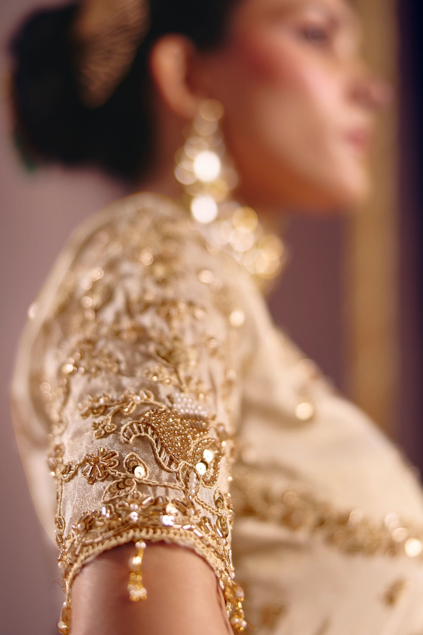 Off White Embroidered Viscose Zari Tissue Saree-SAR12585_3_SareeButa.com