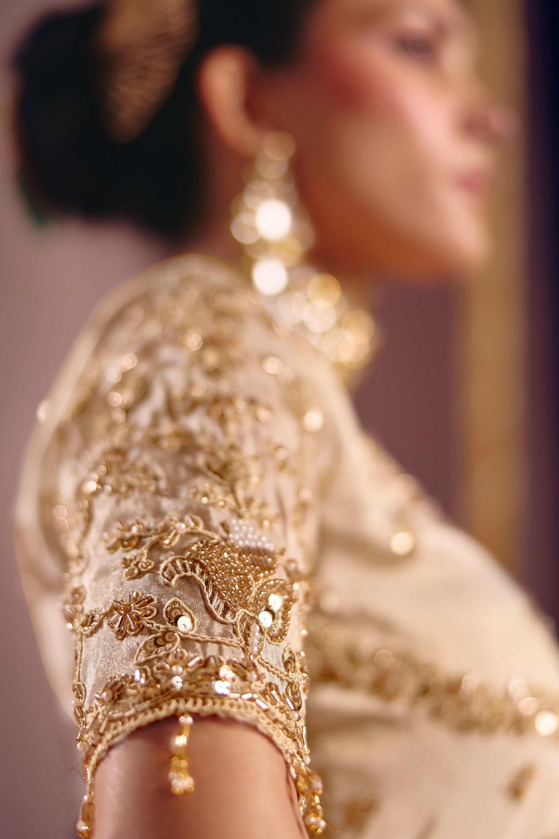 Off White Embroidered Viscose Zari Tissue Saree-SAR12585_3_SareeButa.com