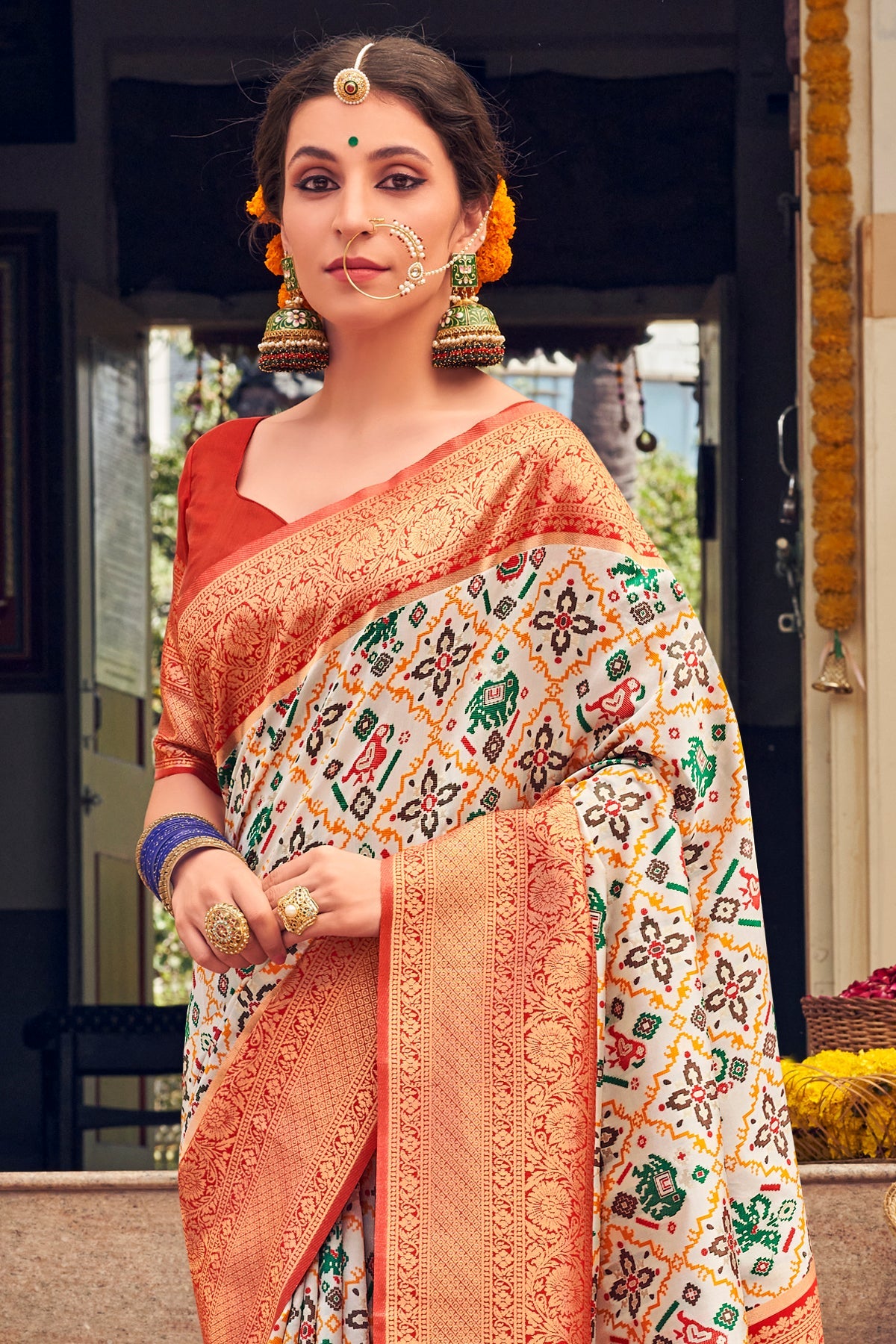 off-white-silk-patola-saree-zb132315_2_SareeButa.com