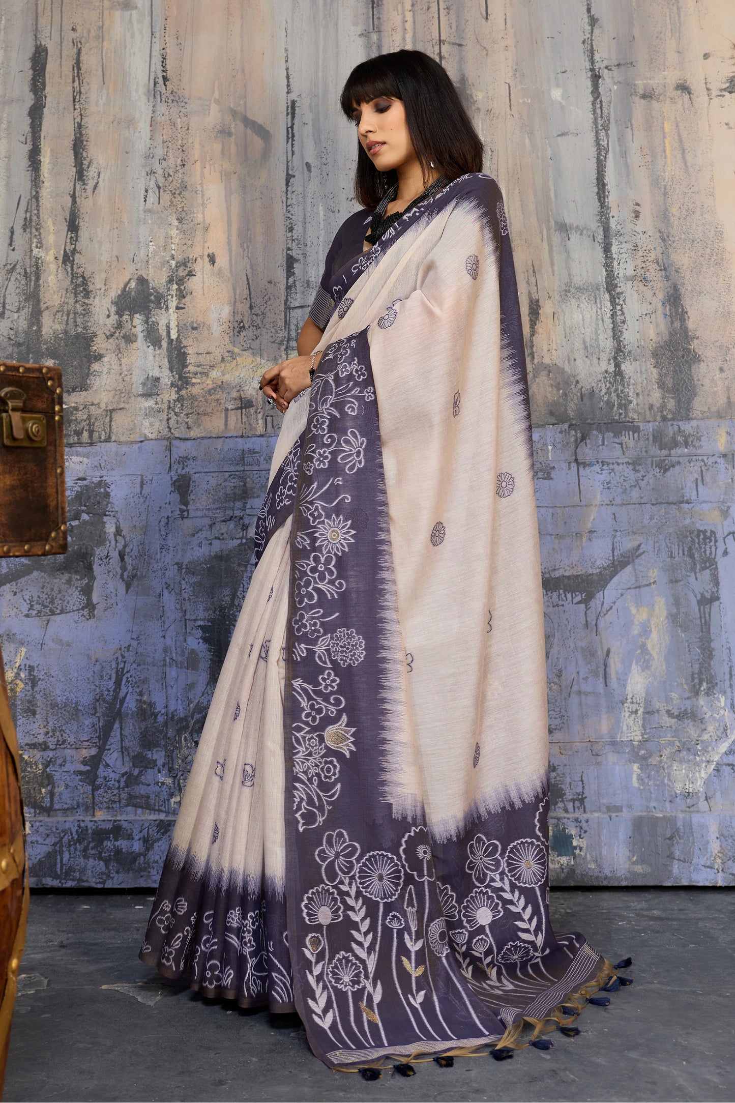 Off White Woven Munga Cotton Saree-SAR11883_4_SareeButa.com