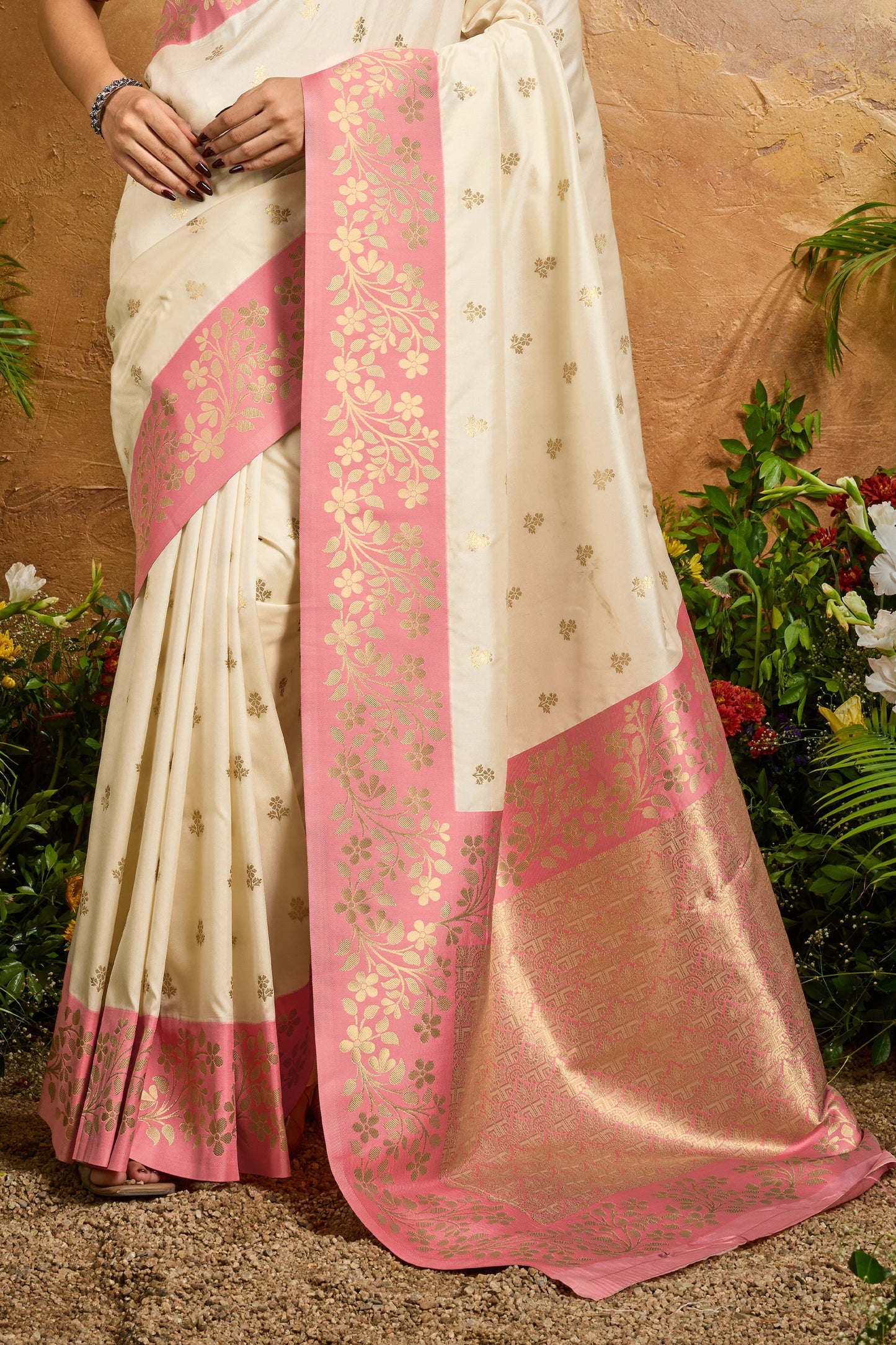Off White Woven Silk Saree-SAR12319_5_SareeButa.com