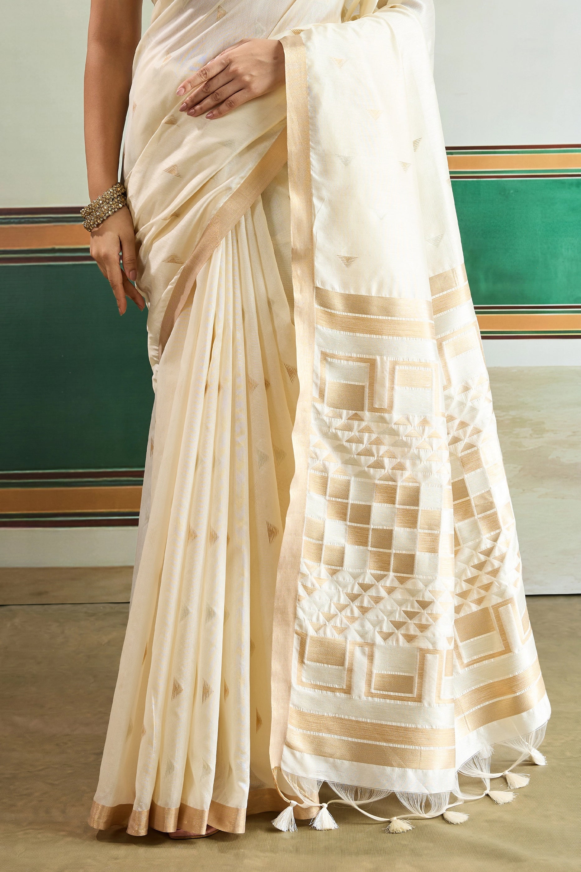 Off White Woven Silk Saree-SAR12404_5_SareeButa.com