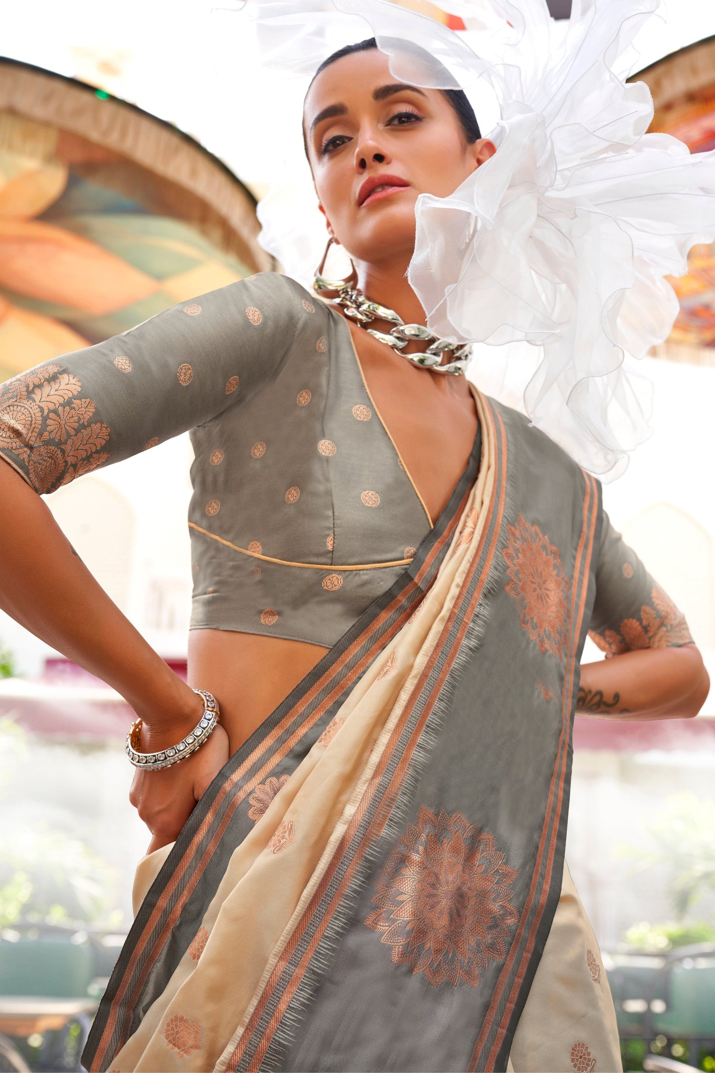 off-white-woven-silk-saree-zb132672_2_SareeButa.com